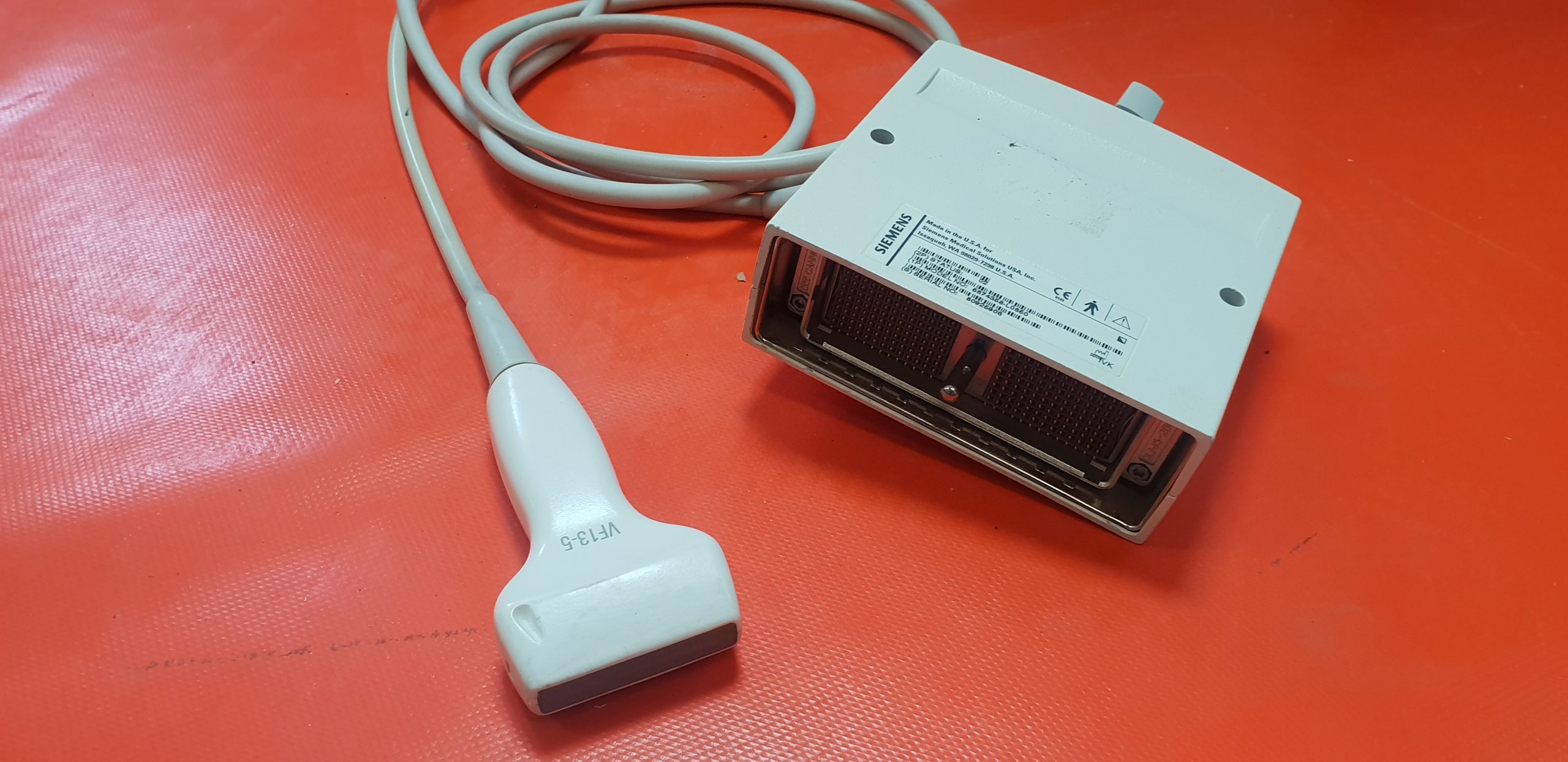 Siemens VF13-5 Linearsonde // Sonde // Probe — image 1 of 2