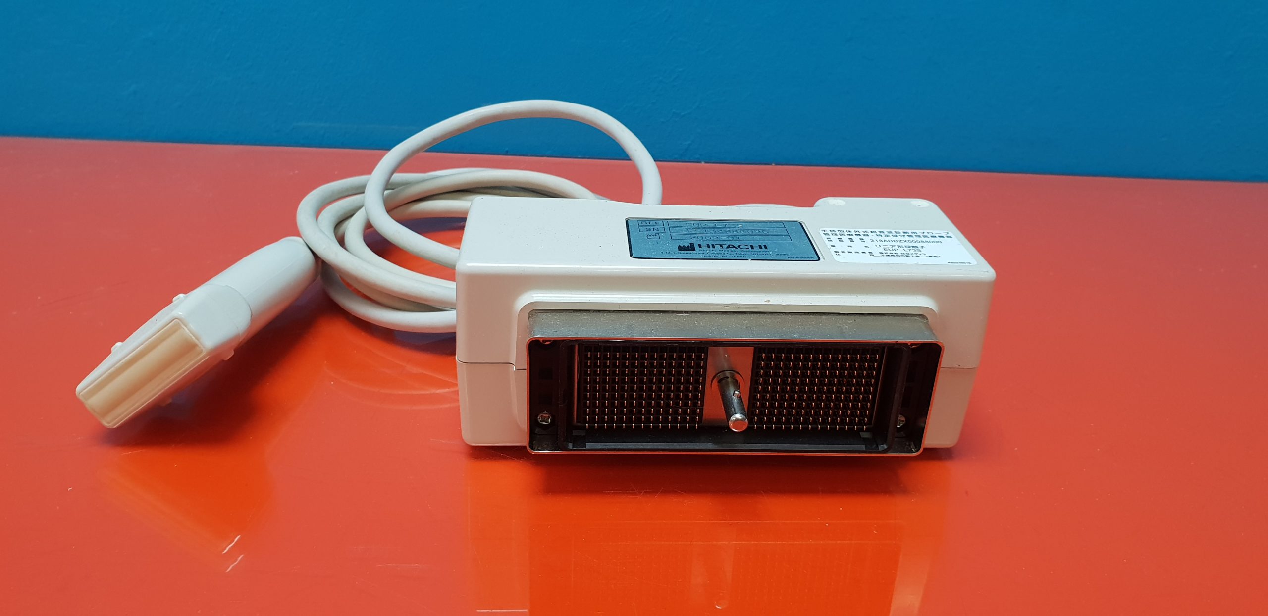 Hitachi EUP-L73S Linear 9.0 – 4.0 MHz Schilddrüse Mamma Small — image 1 of 3