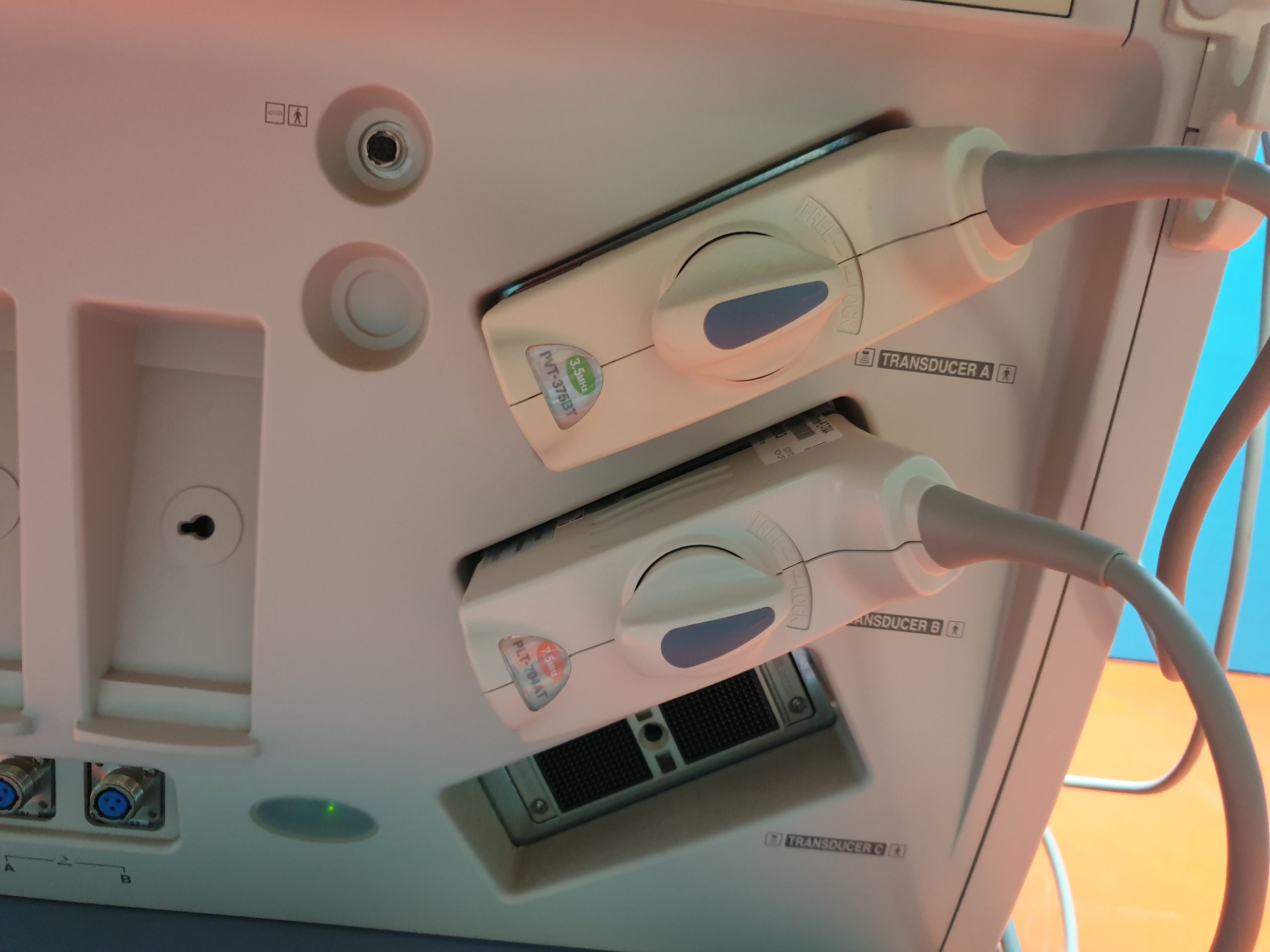 Toshiba Xario SSA-660A Ultraschall-Gerät Ultrasound — image 1 of 2
