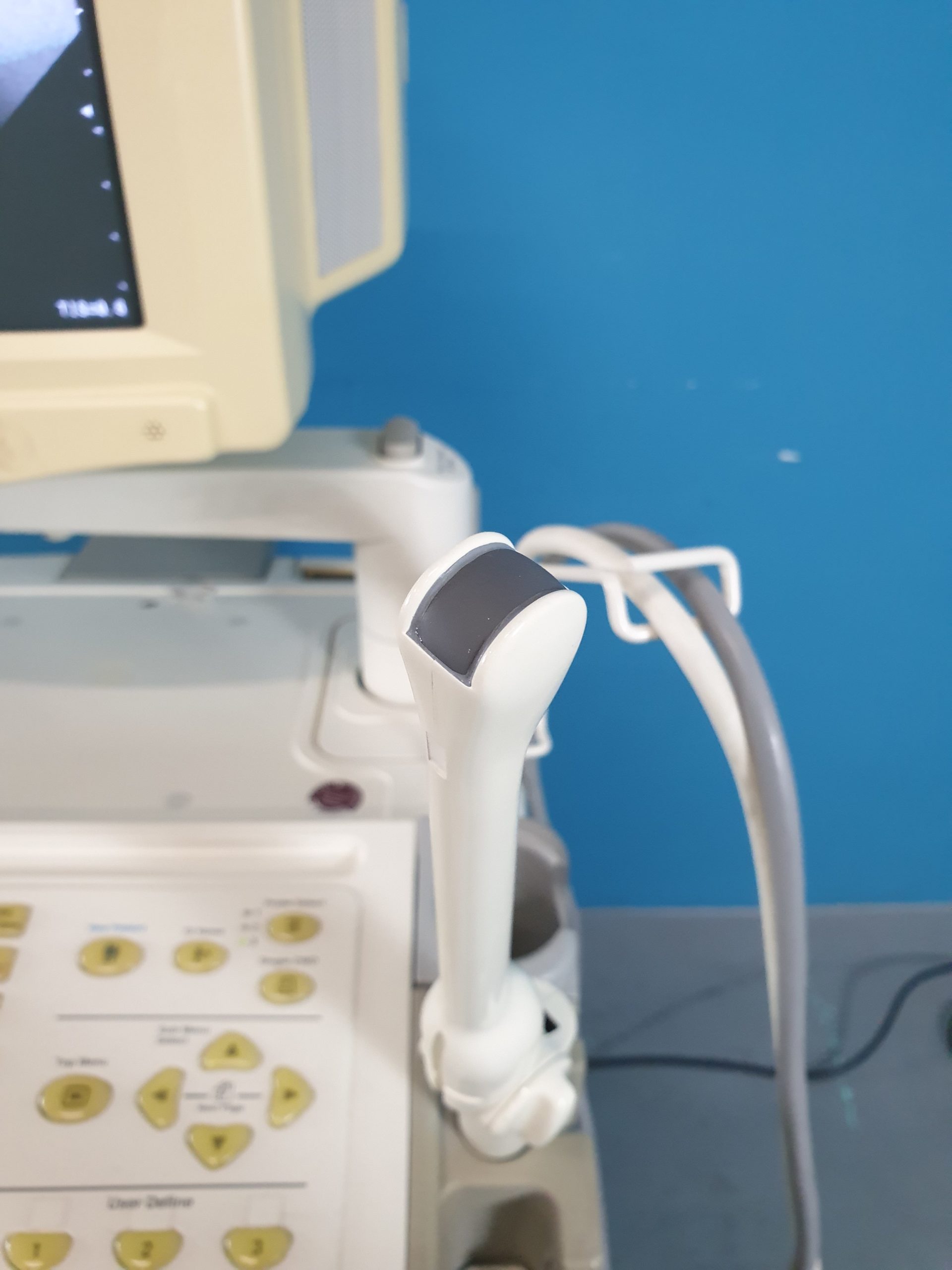 GE Logiq 400 Pro Farbdoppler mit Konvex und Endovaginal thumbnail 4