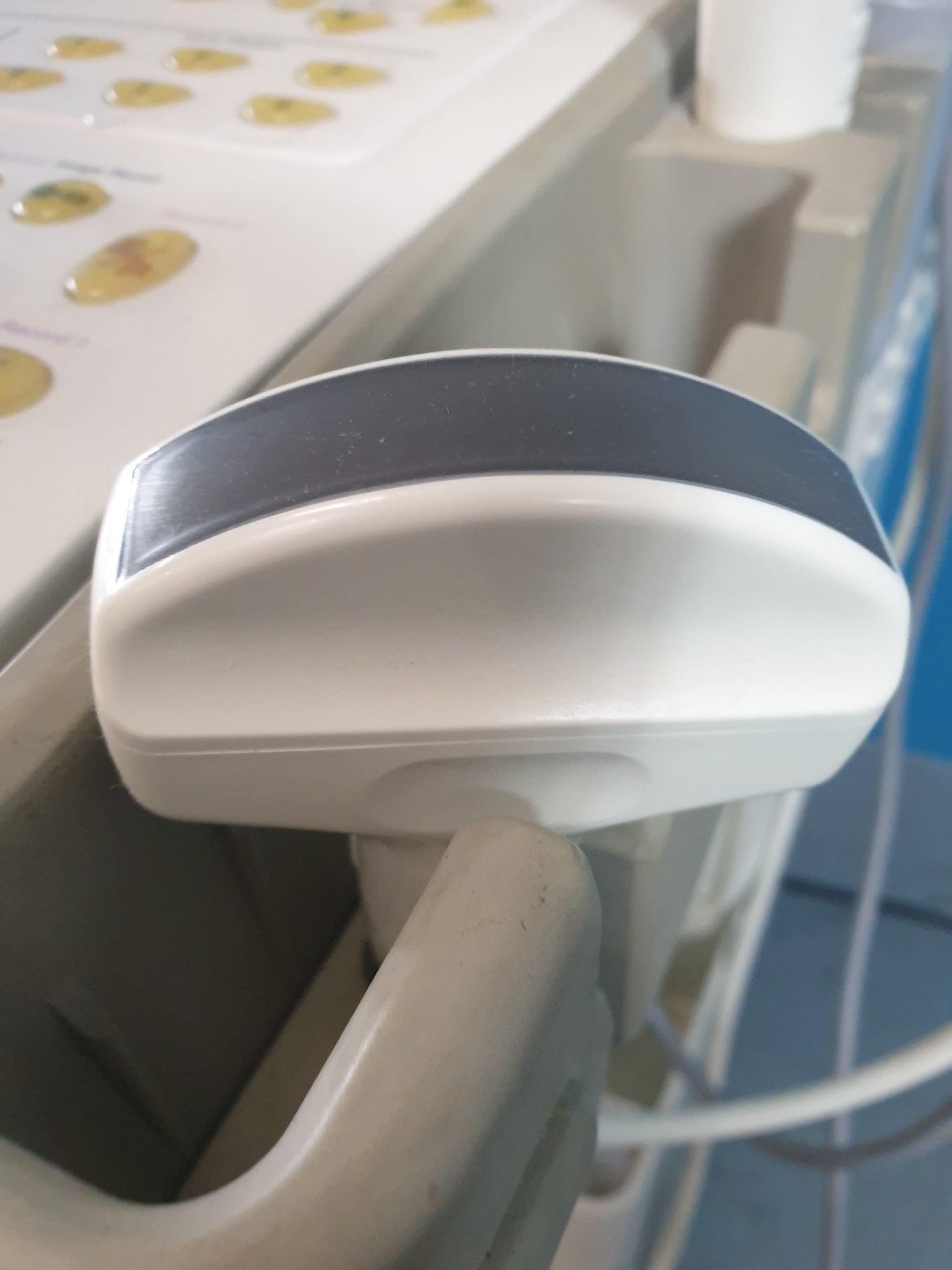 GE Logiq 400 Pro Farbdoppler mit Konvex und Endovaginal thumbnail 5