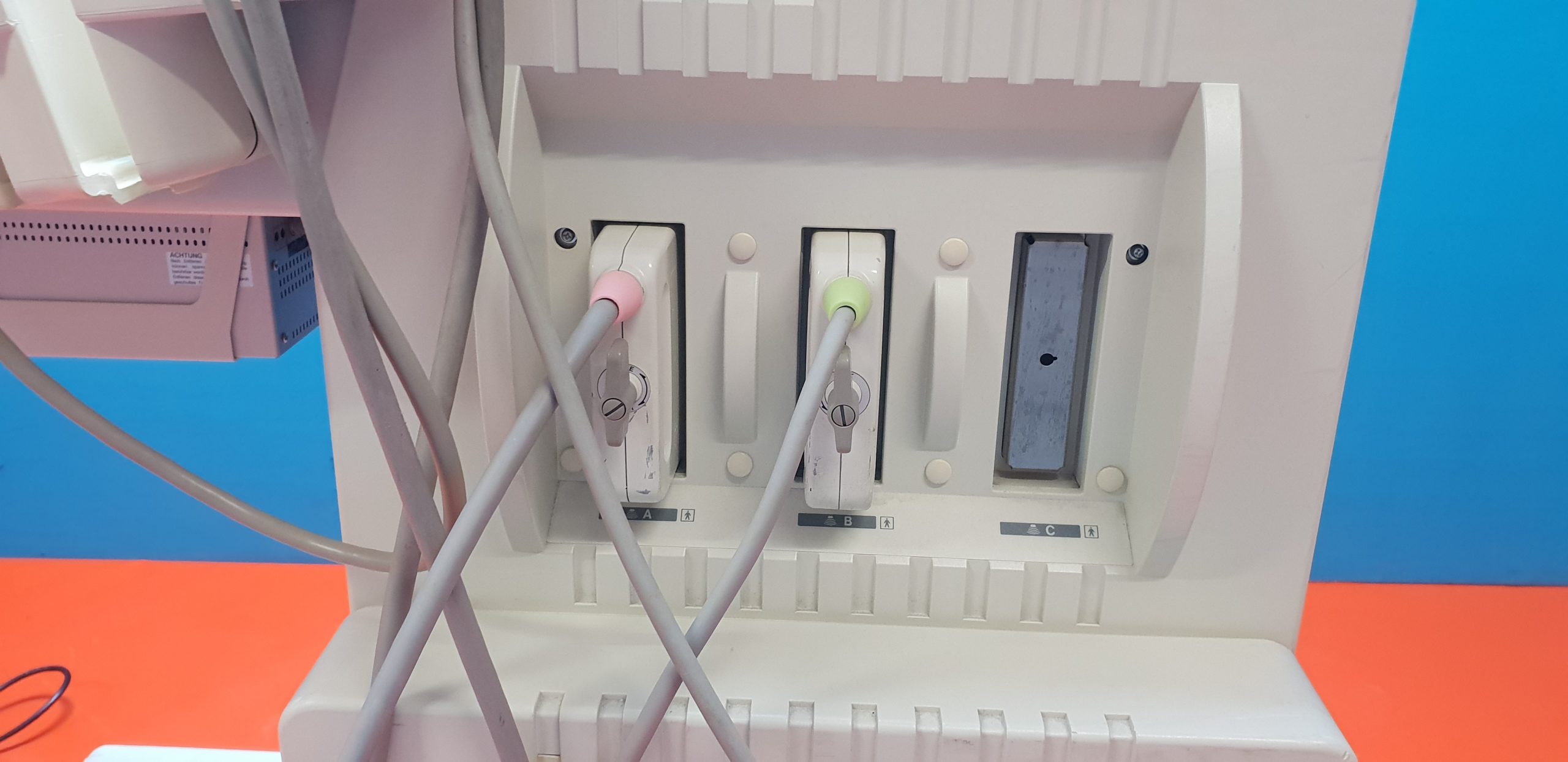 Toshiba SSA-340A Eccocee Ultraschallgerät mit Konvex und Endovaginal thumbnail 3