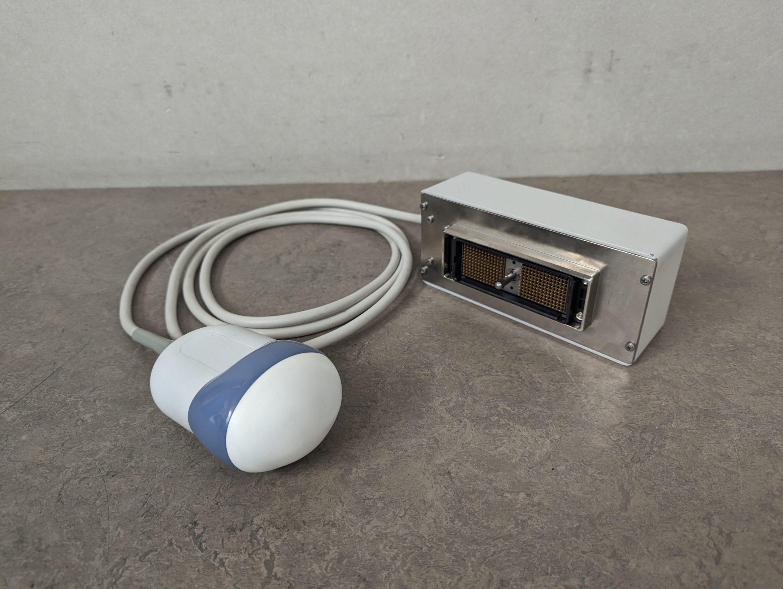 GE RAB2-5 3D/4D Ultraschallsonde/ andler für Voluson 730 Pro und Expert — image 1 of 8