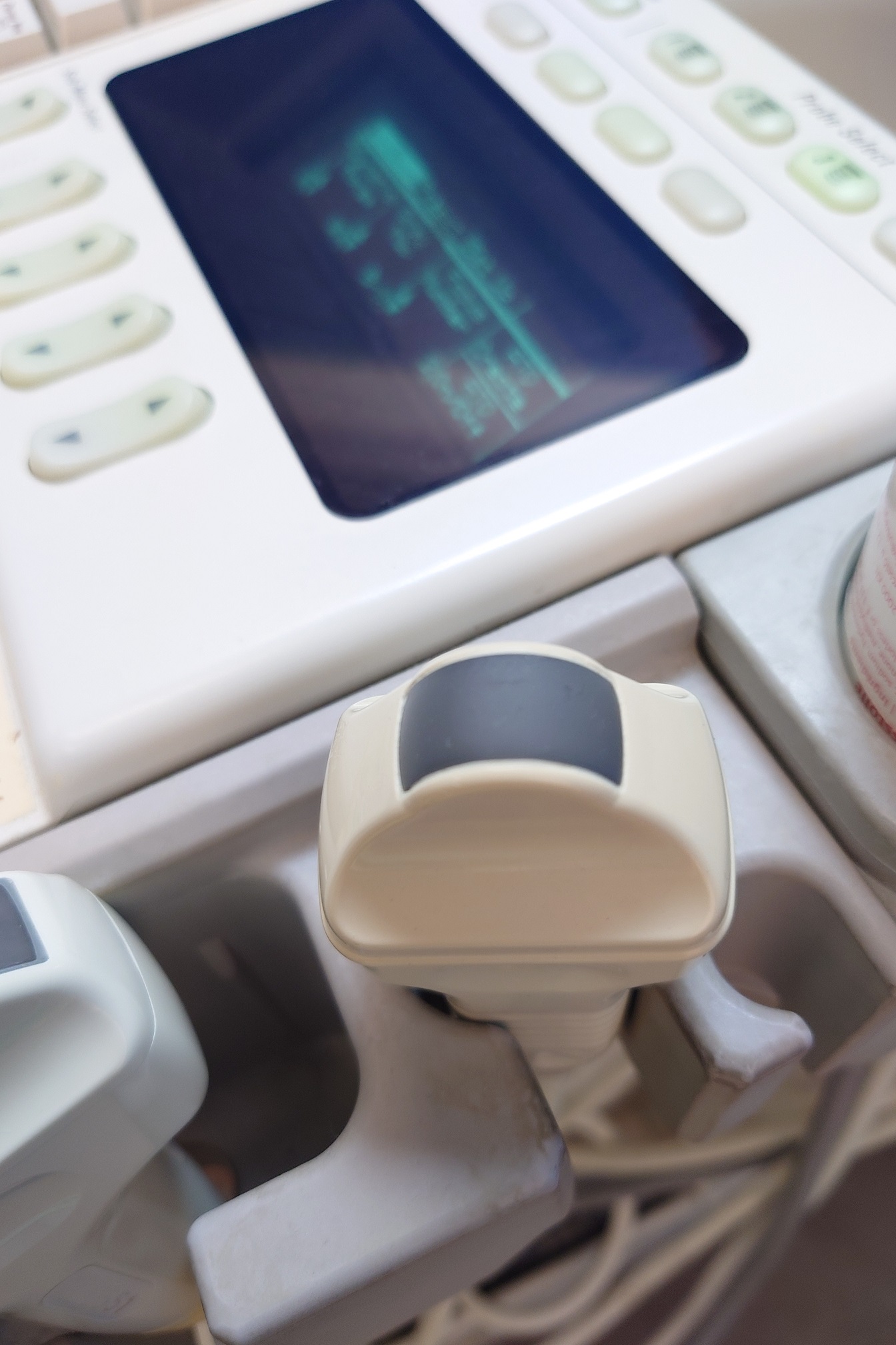 GE Logiq 500 Farbdoppler + Konvex, Linear und Mikrokonvex – C551 + L764 + C721 thumbnail 7