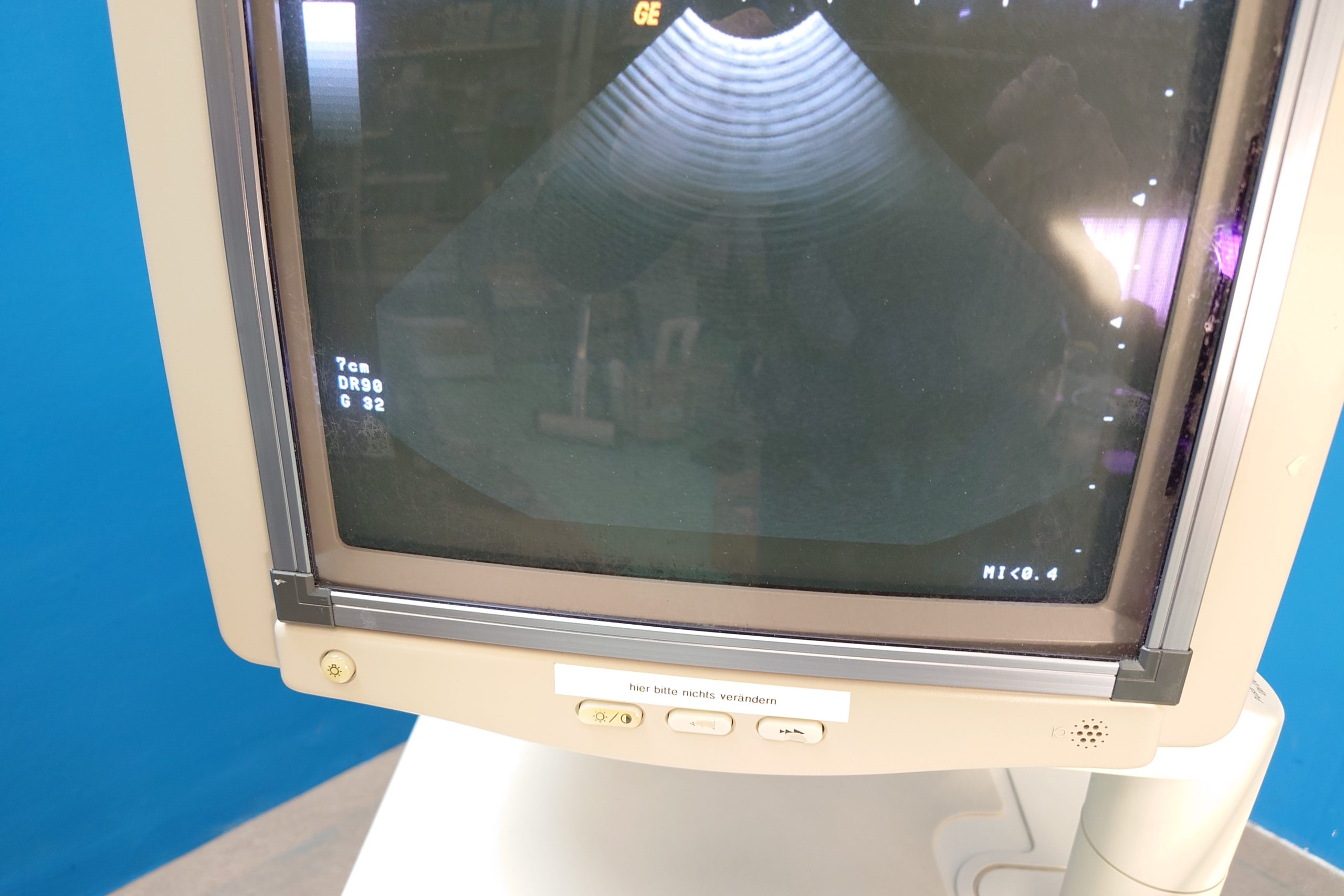 GE Logiq 500 Farbdoppler + Konvex, Linear und Mikrokonvex – C551 + L764 + C721 thumbnail 8