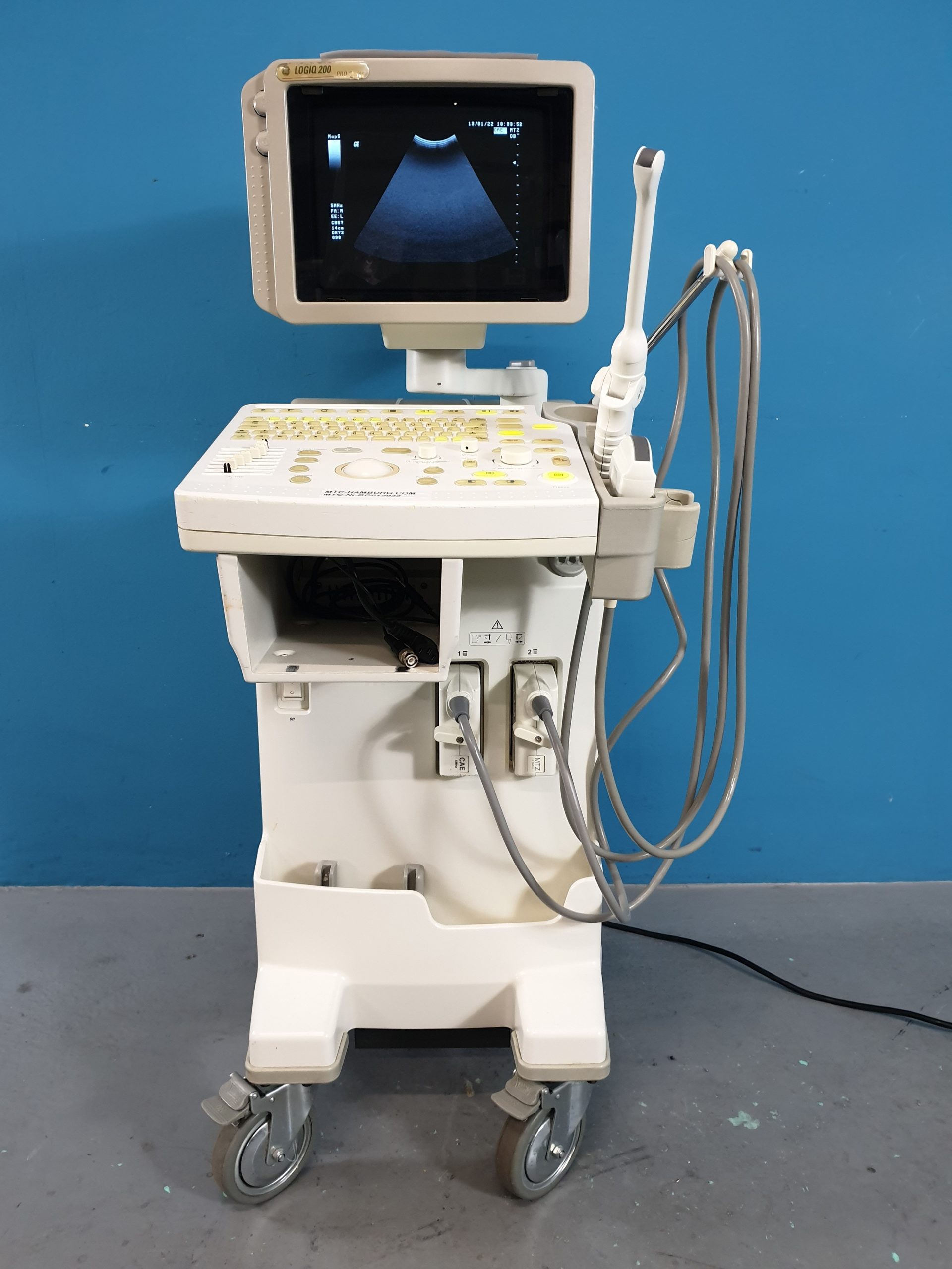 Ultraschallgerät GE LOGIQ 200 Pro mit Konvex und Endovaginal — image 1 of 6
