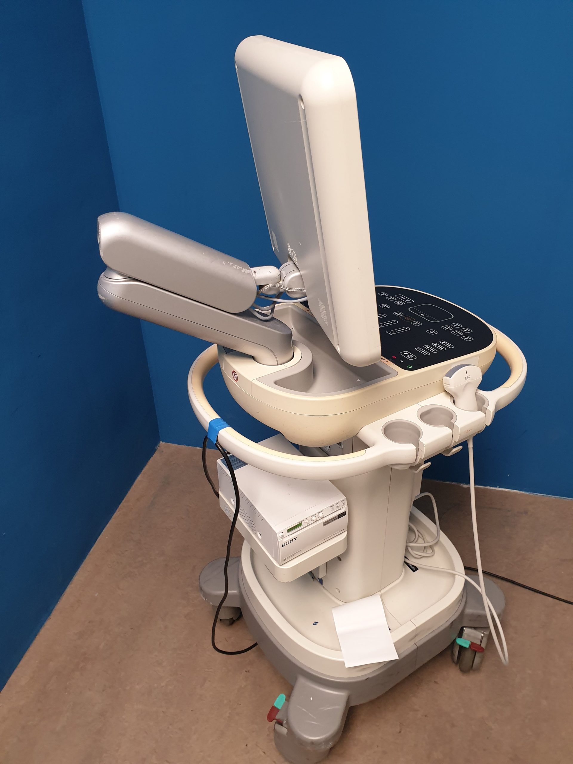 Philips Sparq mit C6-2 Konvex und L12-4 Linear Farbdoppler DOM 2013 thumbnail 14