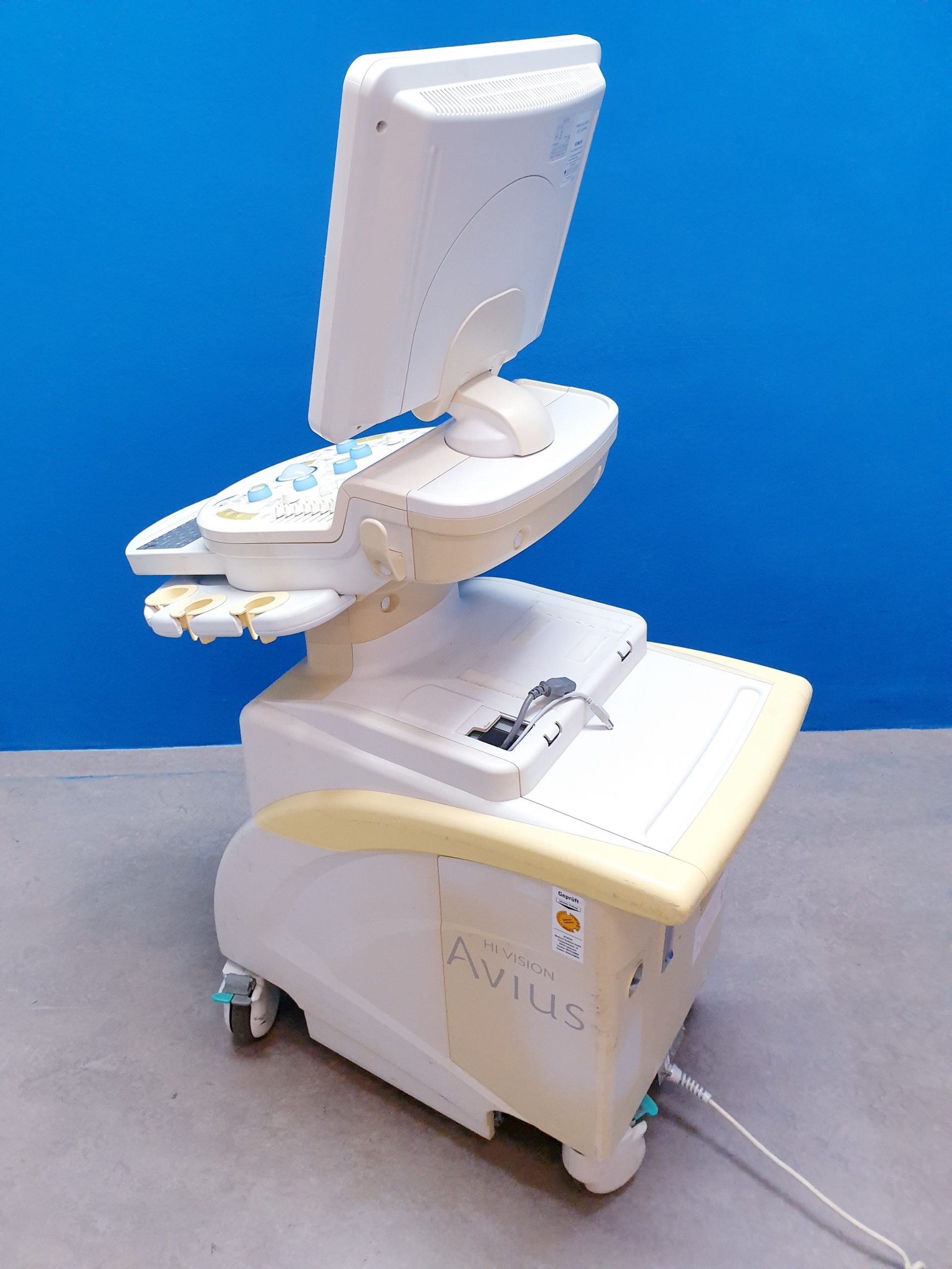 HITACHI HI VISION Avius Ultrasound System – Defekt – als Ersatzteilträger thumbnail 4