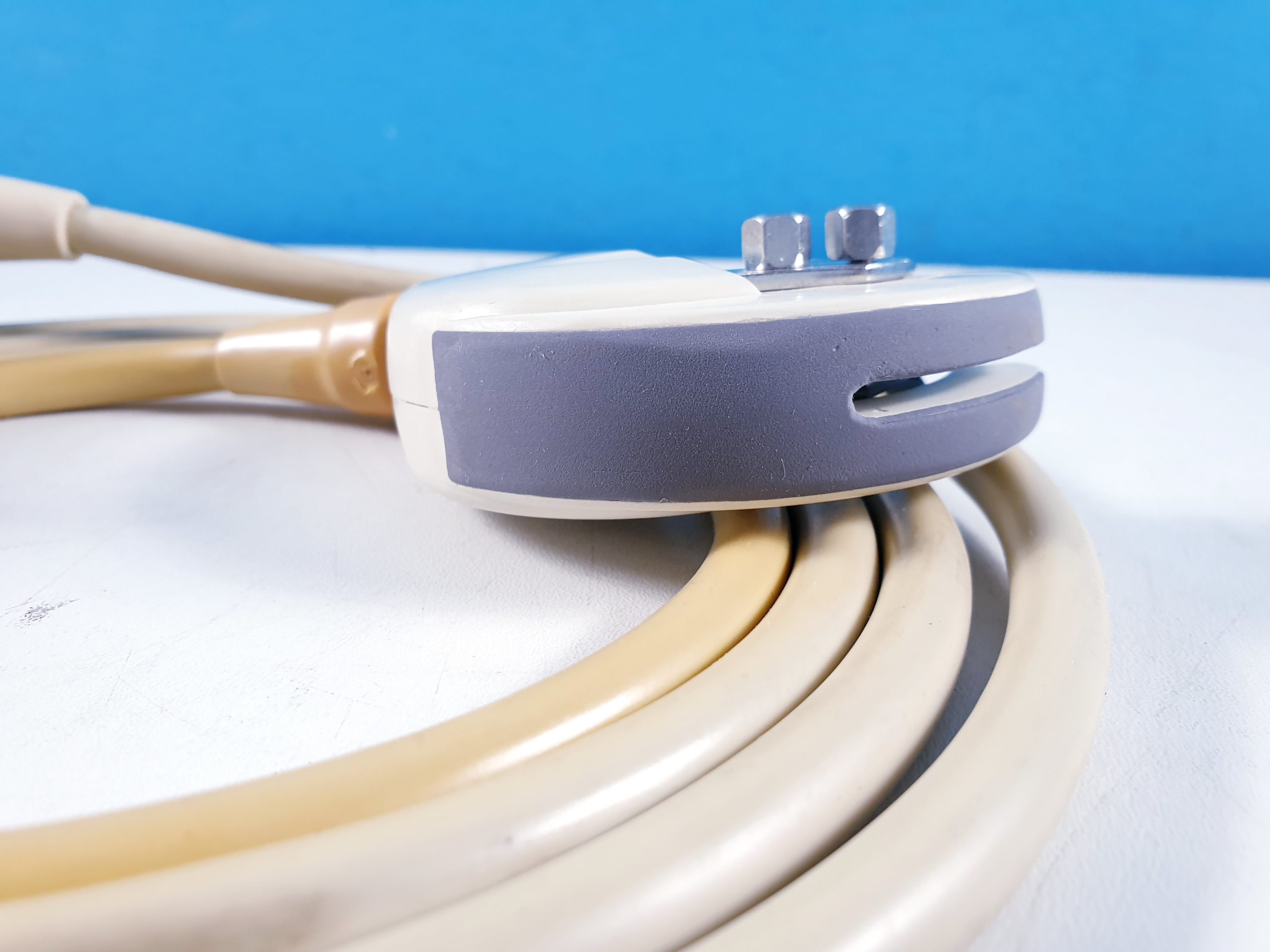 Hitachi EUP-B514 Intraoperative-Sonde Through-Crystal Biopsy Probe — image 1 of 6
