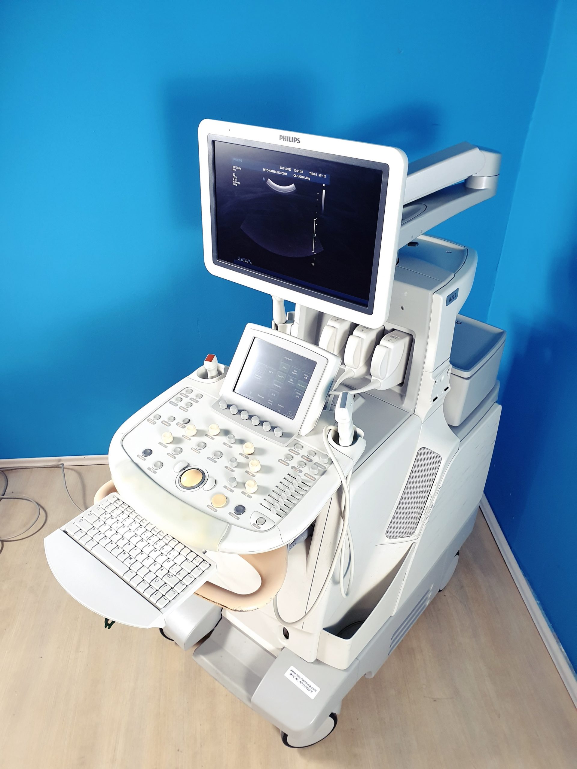 PHILIPS IU22 Ultraschallgerät mit 3 Kardiomaschine SW5.2.2.44 — image 1 of 5