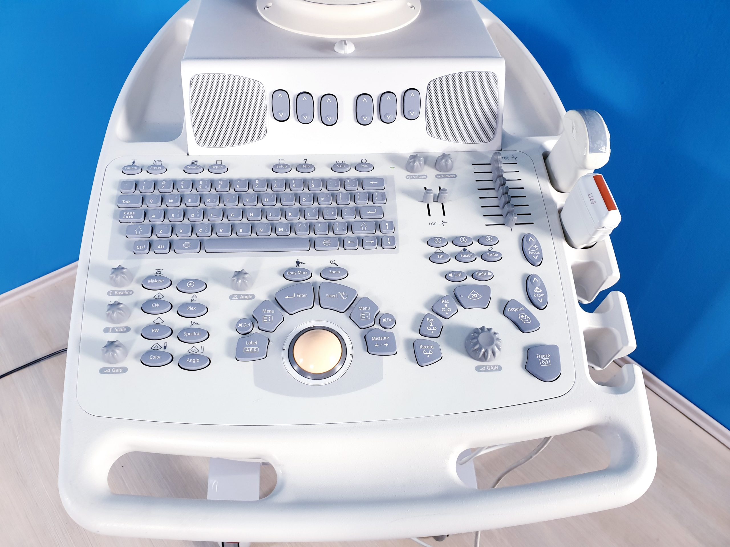 Philips EnVisor mit Konvex und Linear-Sonde Doppler, DOM 2004 thumbnail 2