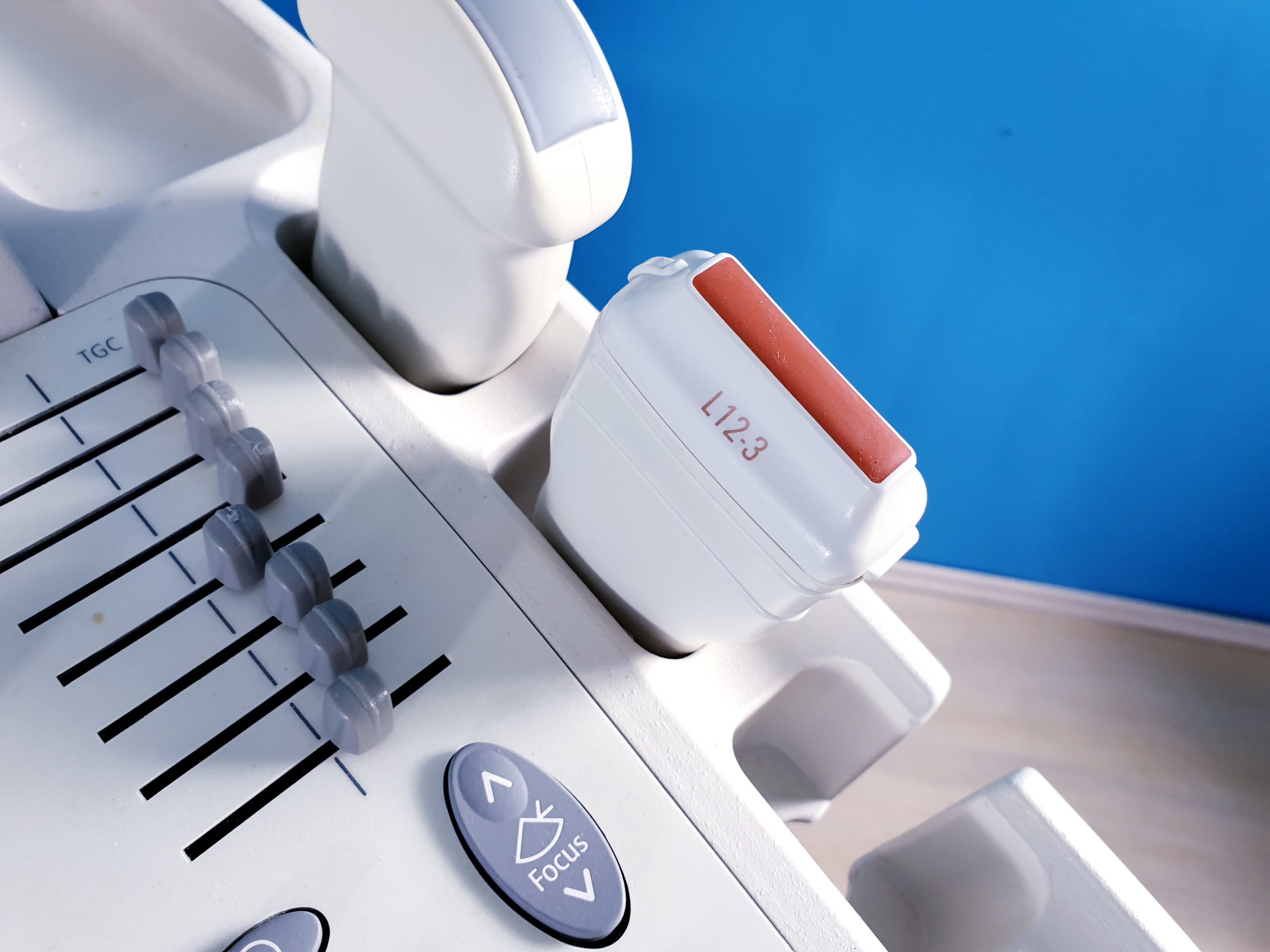 Philips EnVisor mit Konvex und Linear-Sonde Doppler, DOM 2004 thumbnail 5