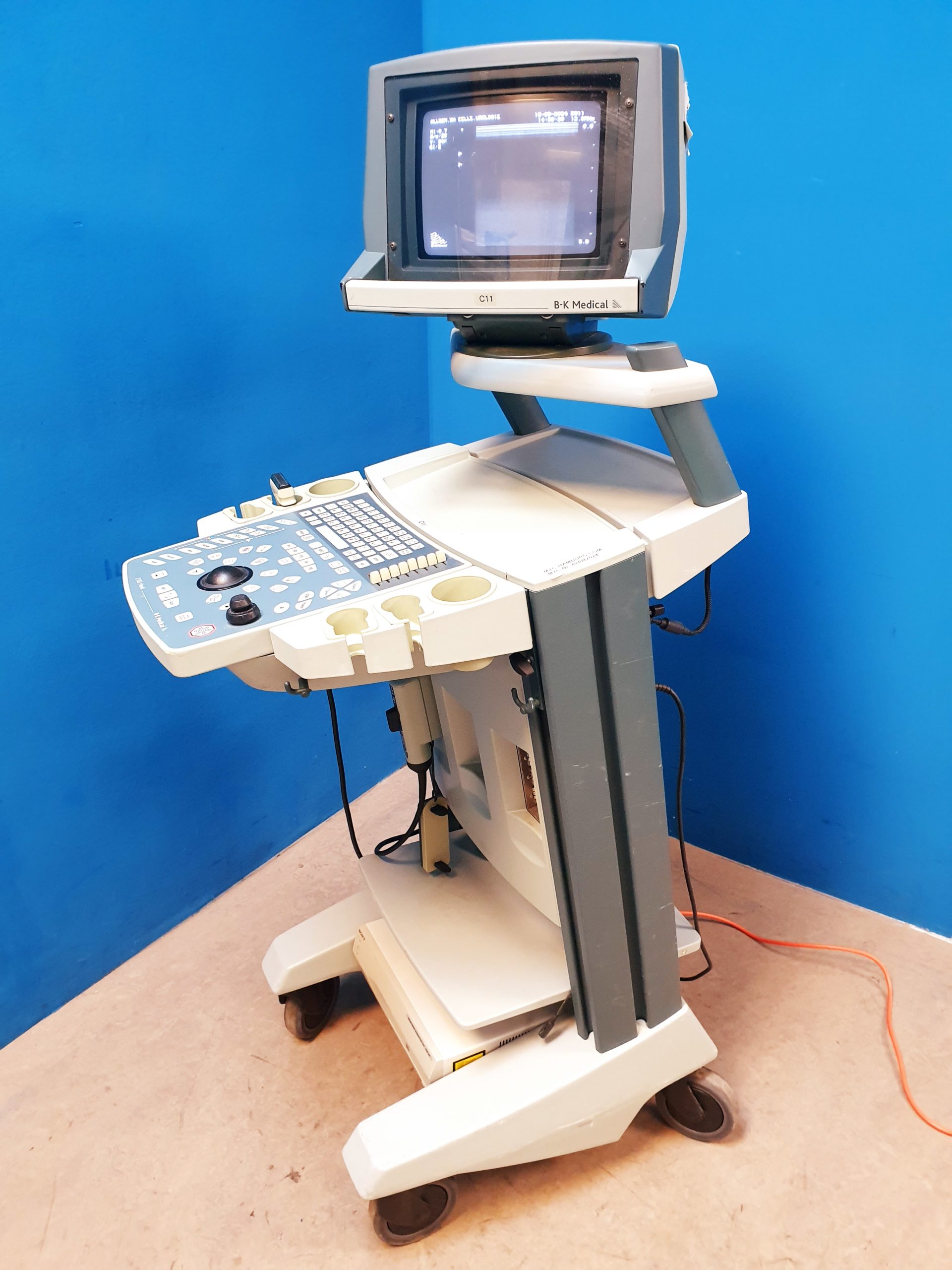 B-K Medical Ultraschallgerät Type 2102 + 8811 Linear Sonde thumbnail 6