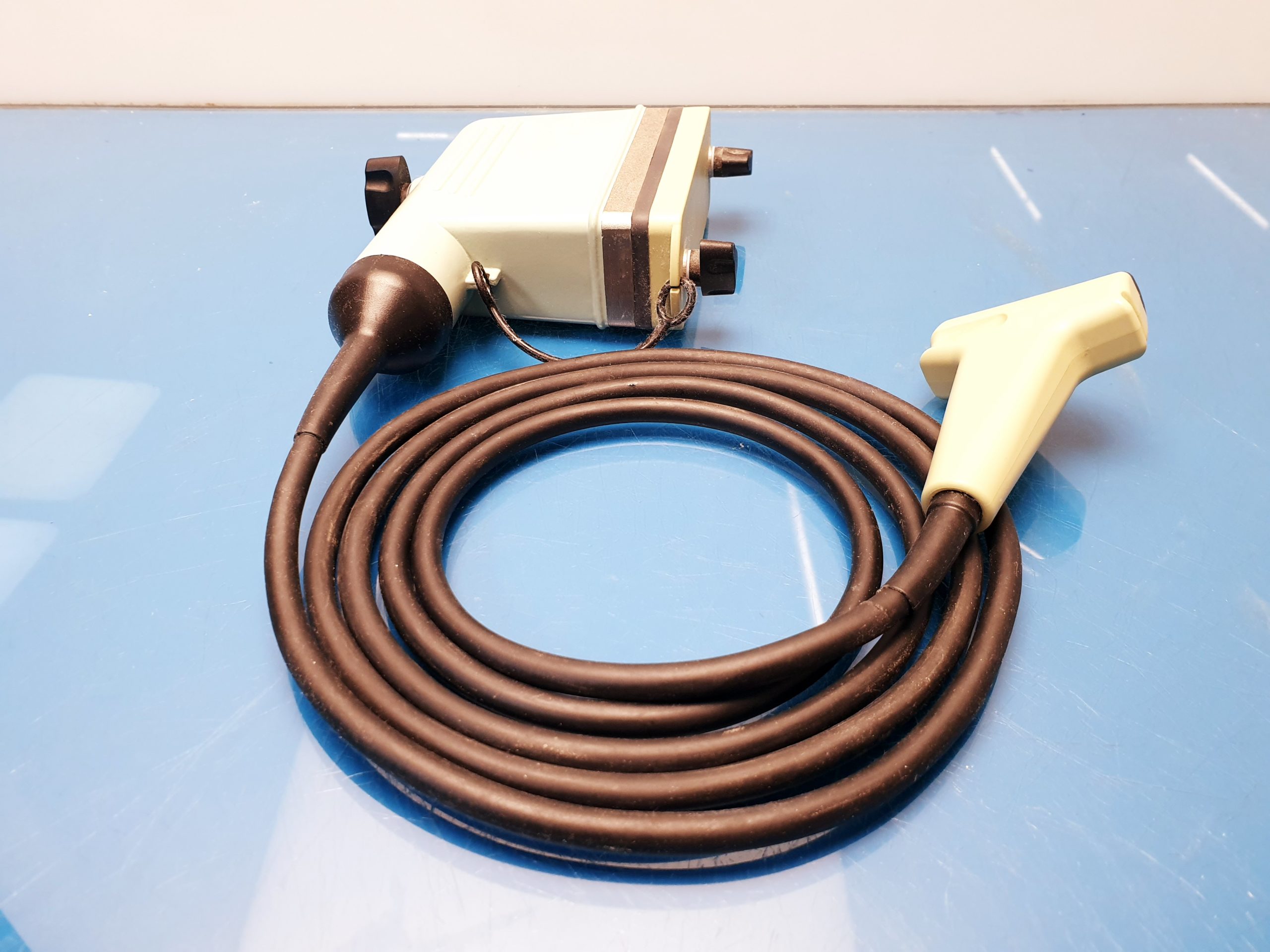 BK Medical Typ 8811 12-5 MHz linear Ultraschallsonde — image 1 of 9
