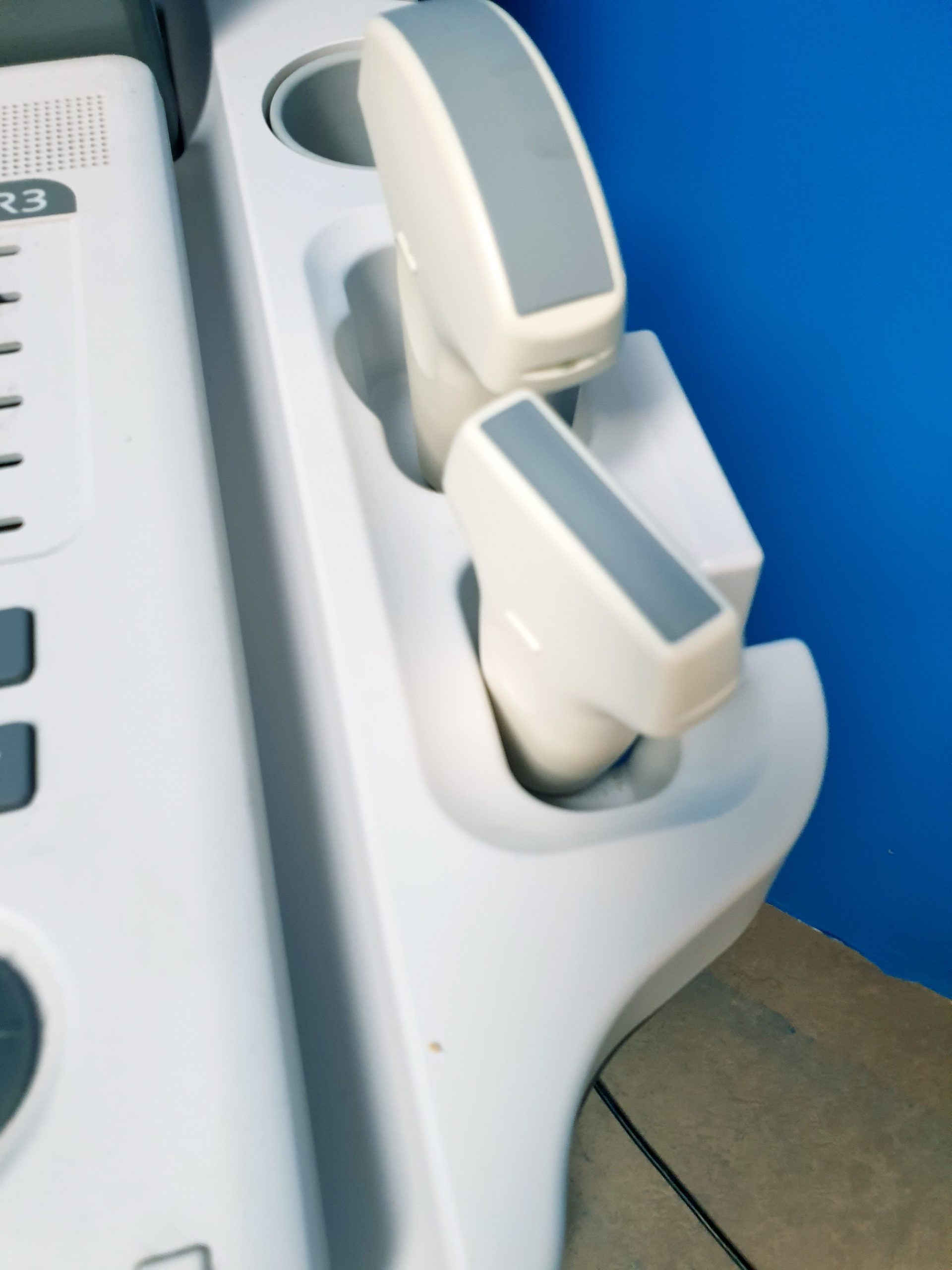 Samsung MEDISON SONOACE R3 + CN2-8 + LN5-12/40 + Konvex + Linear Rollbar — image 1 of 5