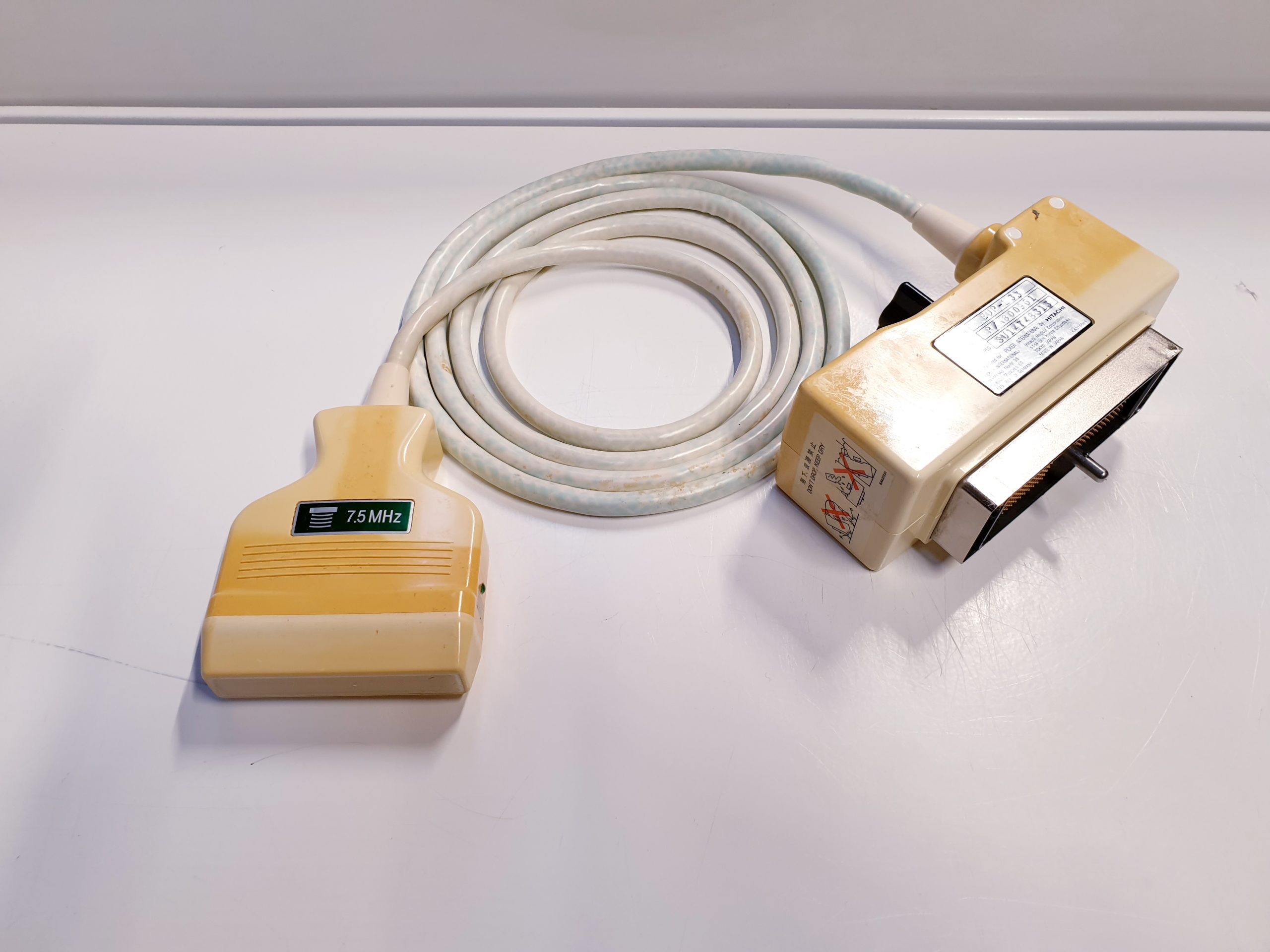 Hitachi EUP-L33 Intraoperative Lineare Sonde Ultraschallsonde — image 1 of 10