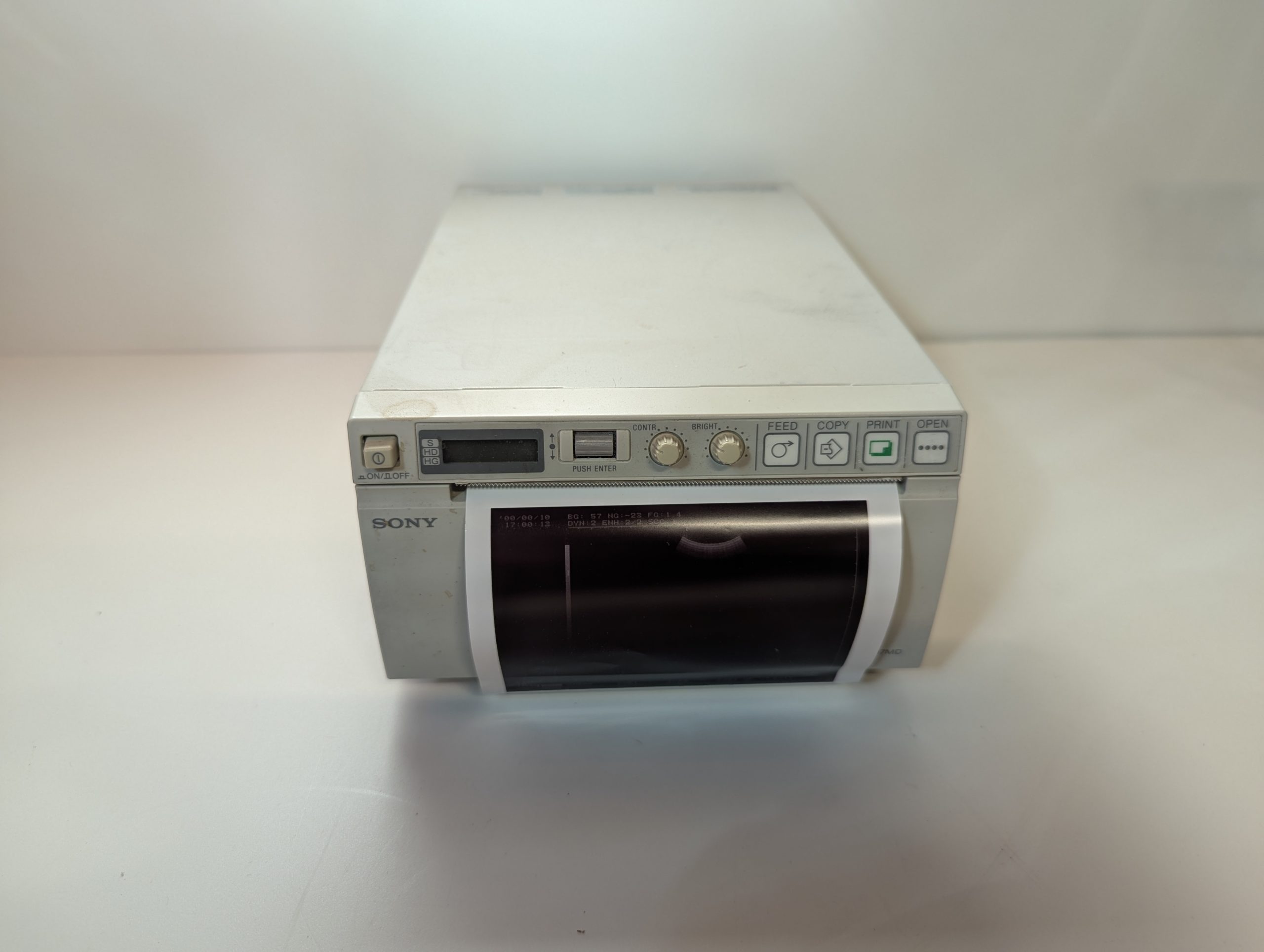 Sony UP-897MD UP 897MD Videografikdrucker Printer — image 1 of 8