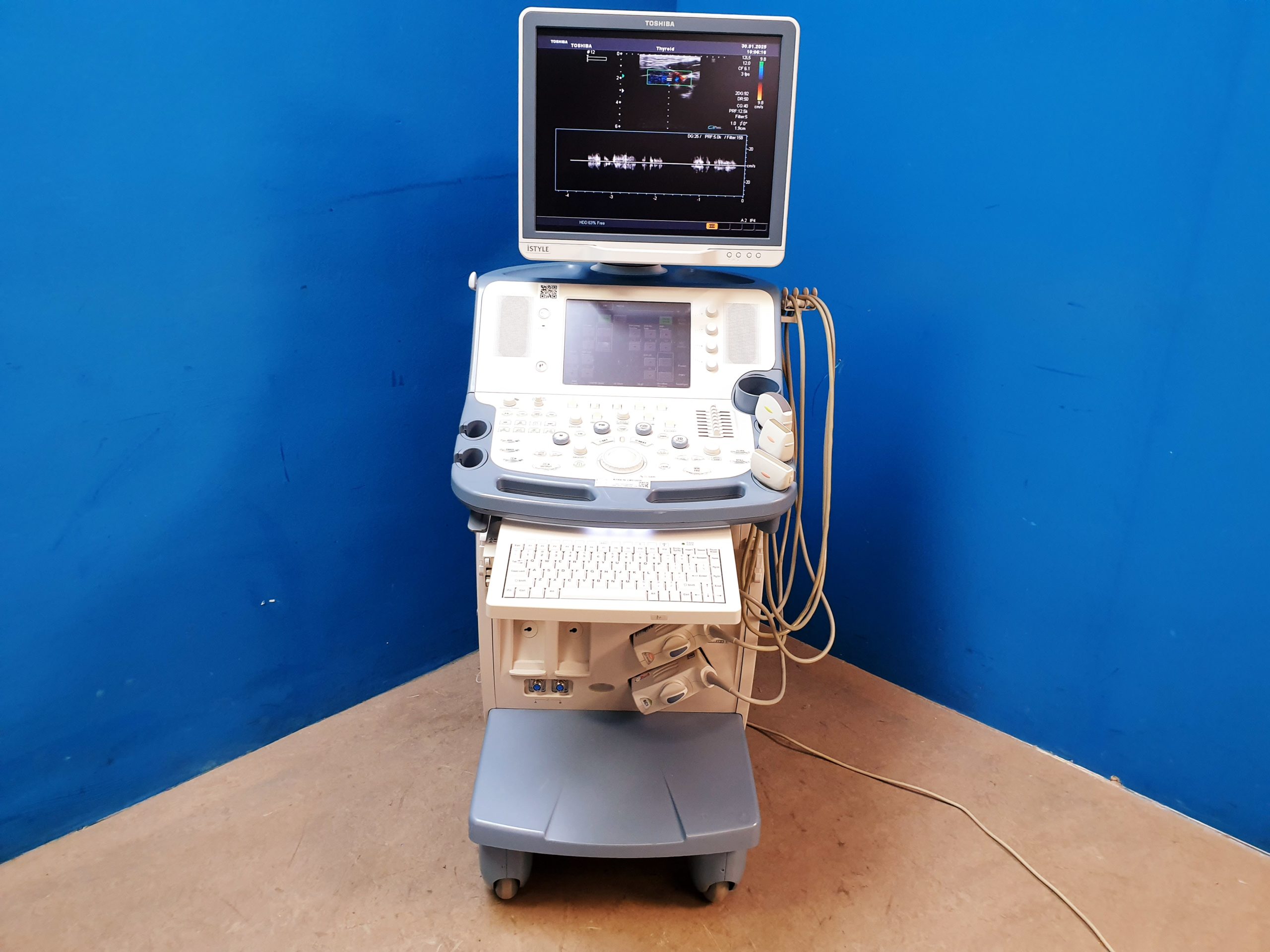 Toshiba SSA-680A Xario XG Farbdoppler PVT-375BT + PLT-805AT + PLT-704SBT — image 1 of 31