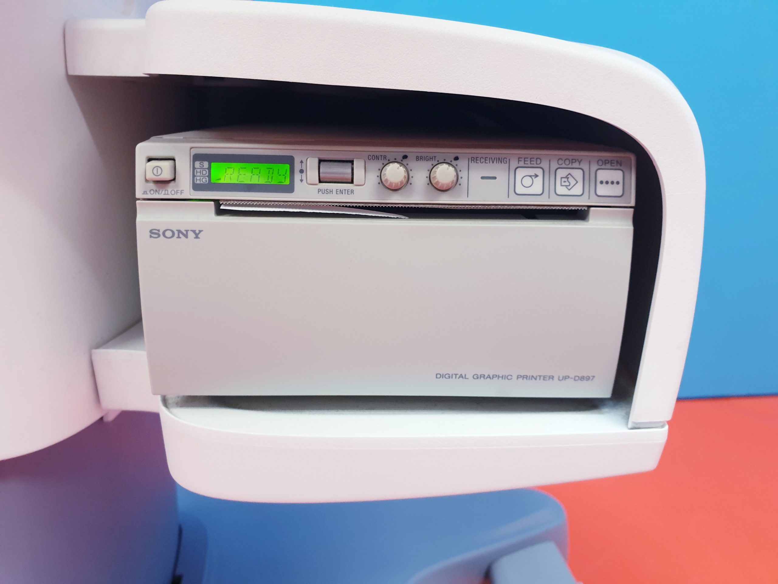 GE Voluson e Ultraschalldiagnosegerät // Ultraschallgerät mit Konvex und Linear Sonde — image 1 of 5