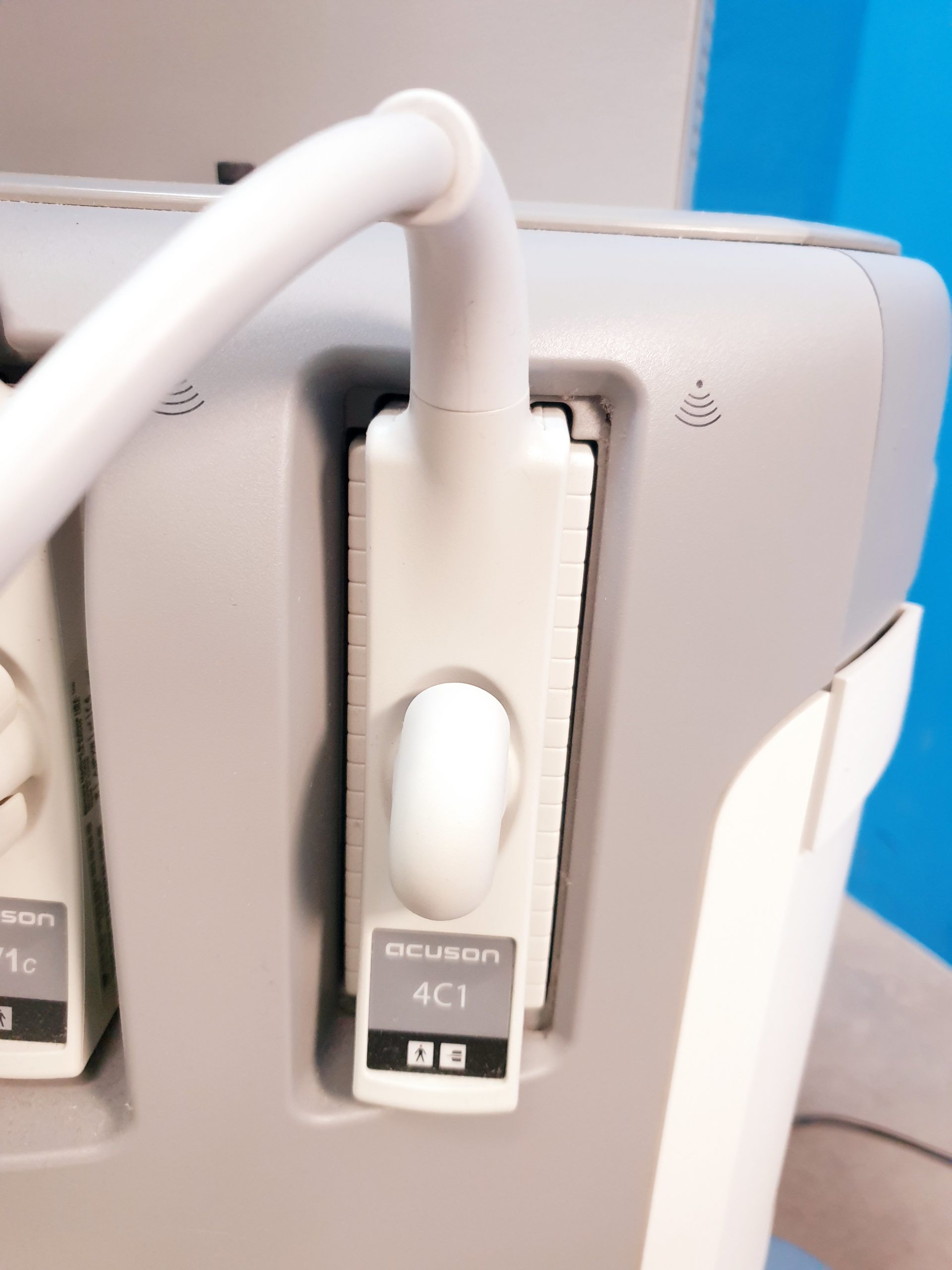 Siemens Acuson S2000 Baujahr 2011 mit drei Sonden Acuson 9L4, Acuson 4V1c, Acuson 4C1, thumbnail 5