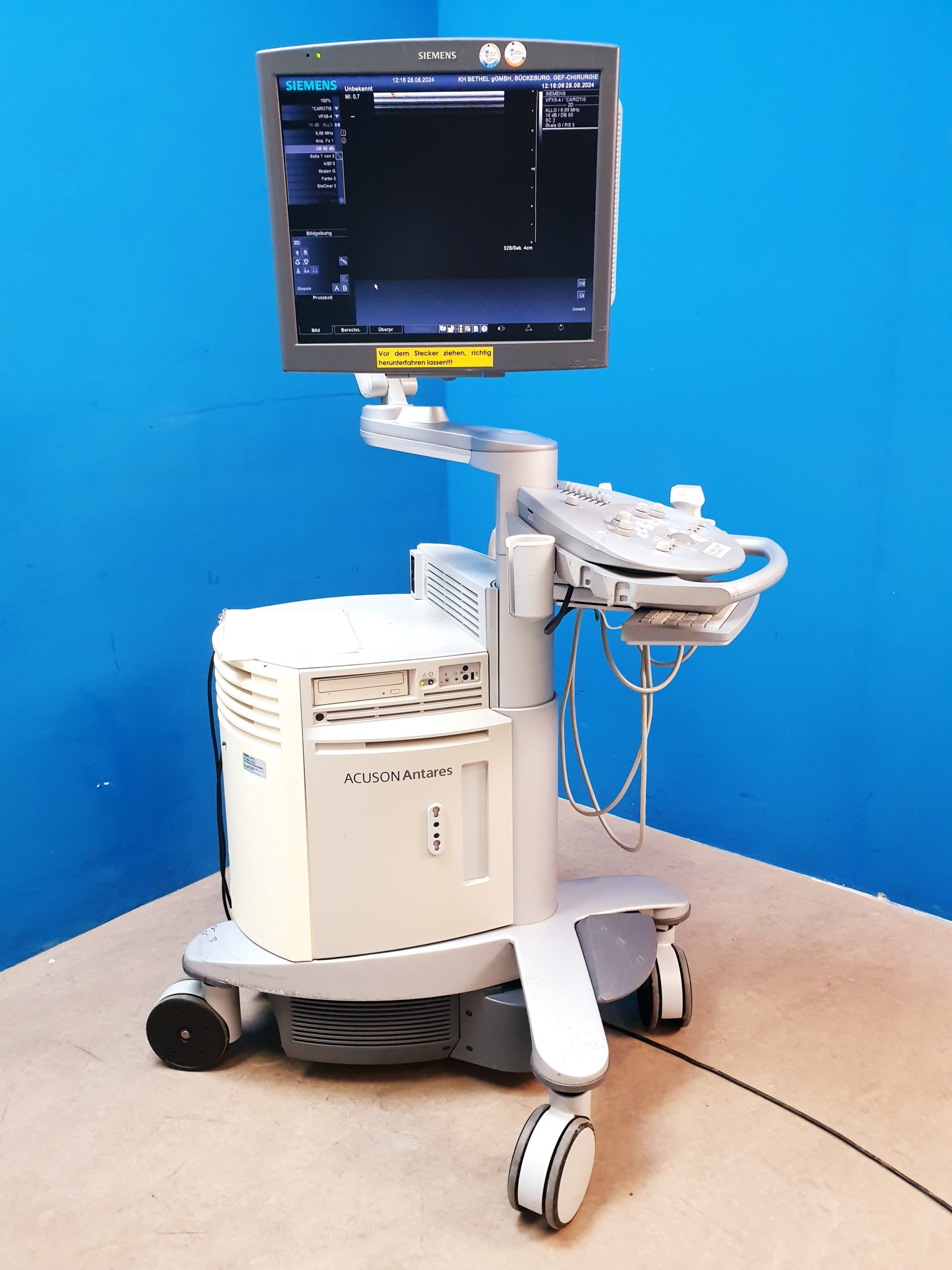 Siemens Acuson Antares Fahrdoppler Doppler + VFX9-4 + PH4-1 Kardio DOM 2011 thumbnail 12