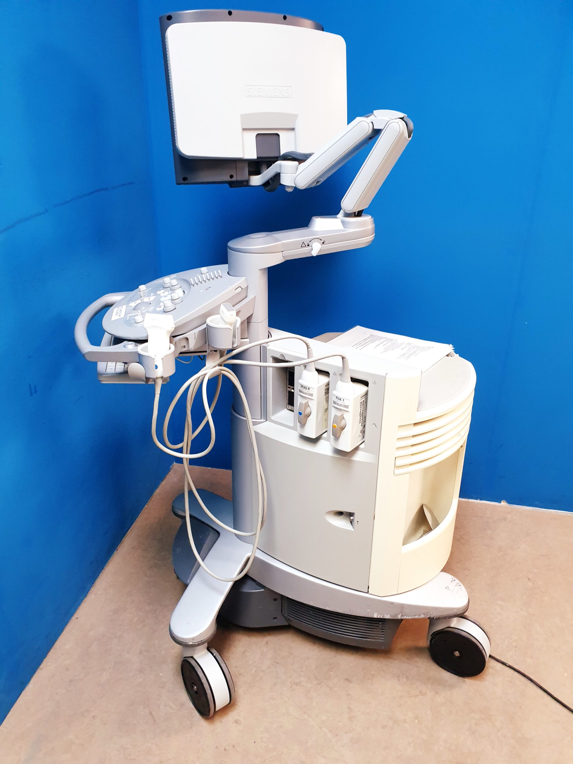 Siemens Acuson Antares Fahrdoppler Doppler + VFX9-4 + PH4-1 Kardio DOM 2011 thumbnail 13