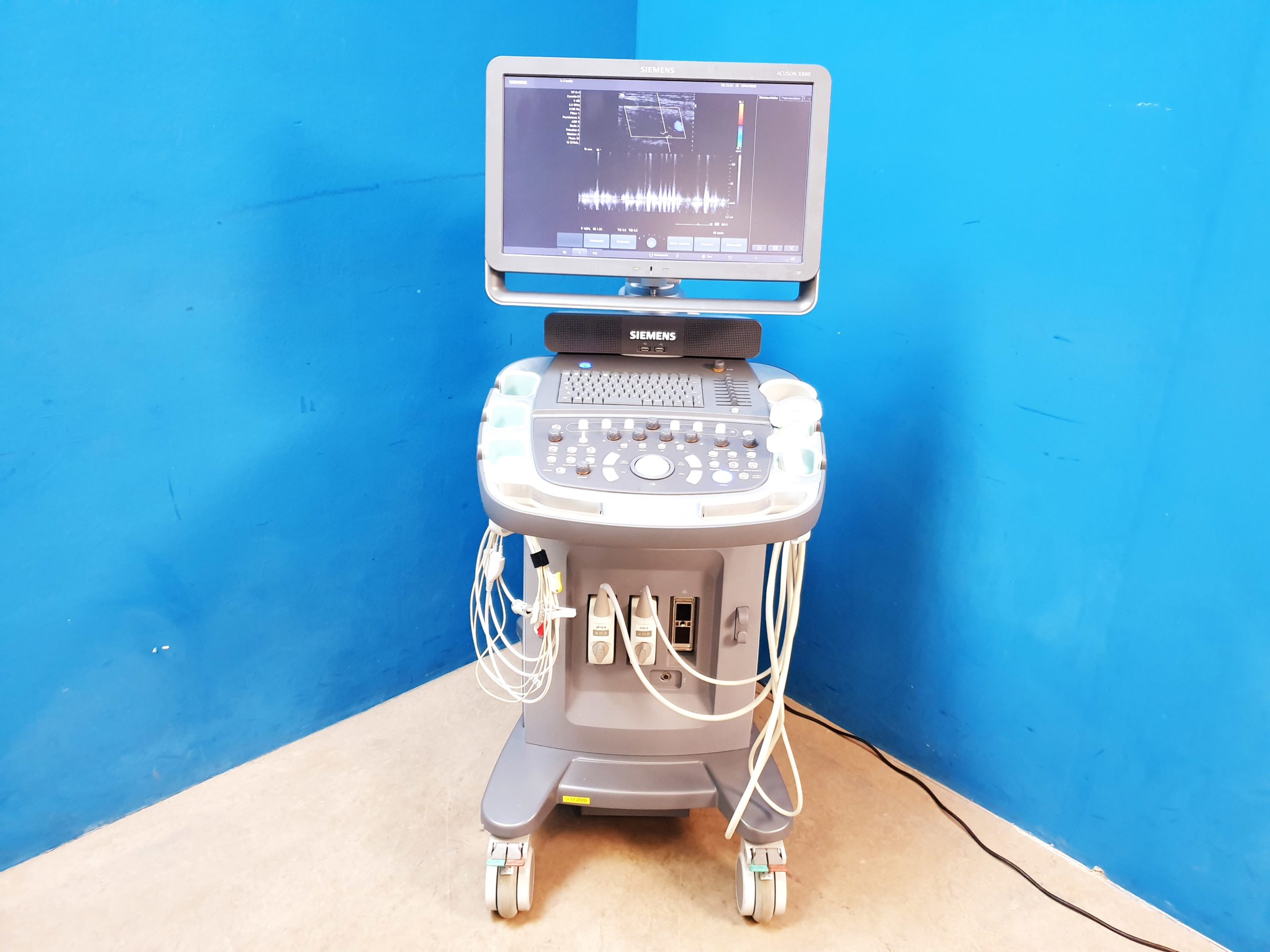 Siemens Acuson X600 Farbdoppler + CH5-2 Konvex + VF12-4 Linear — image 1 of 17