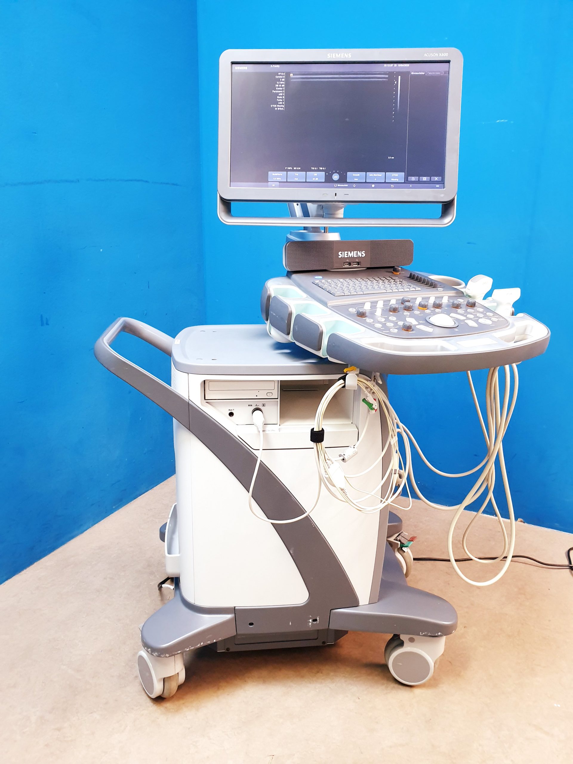 Siemens Acuson X600 Farbdoppler + CH5-2 Konvex + VF12-4 Linear thumbnail 9