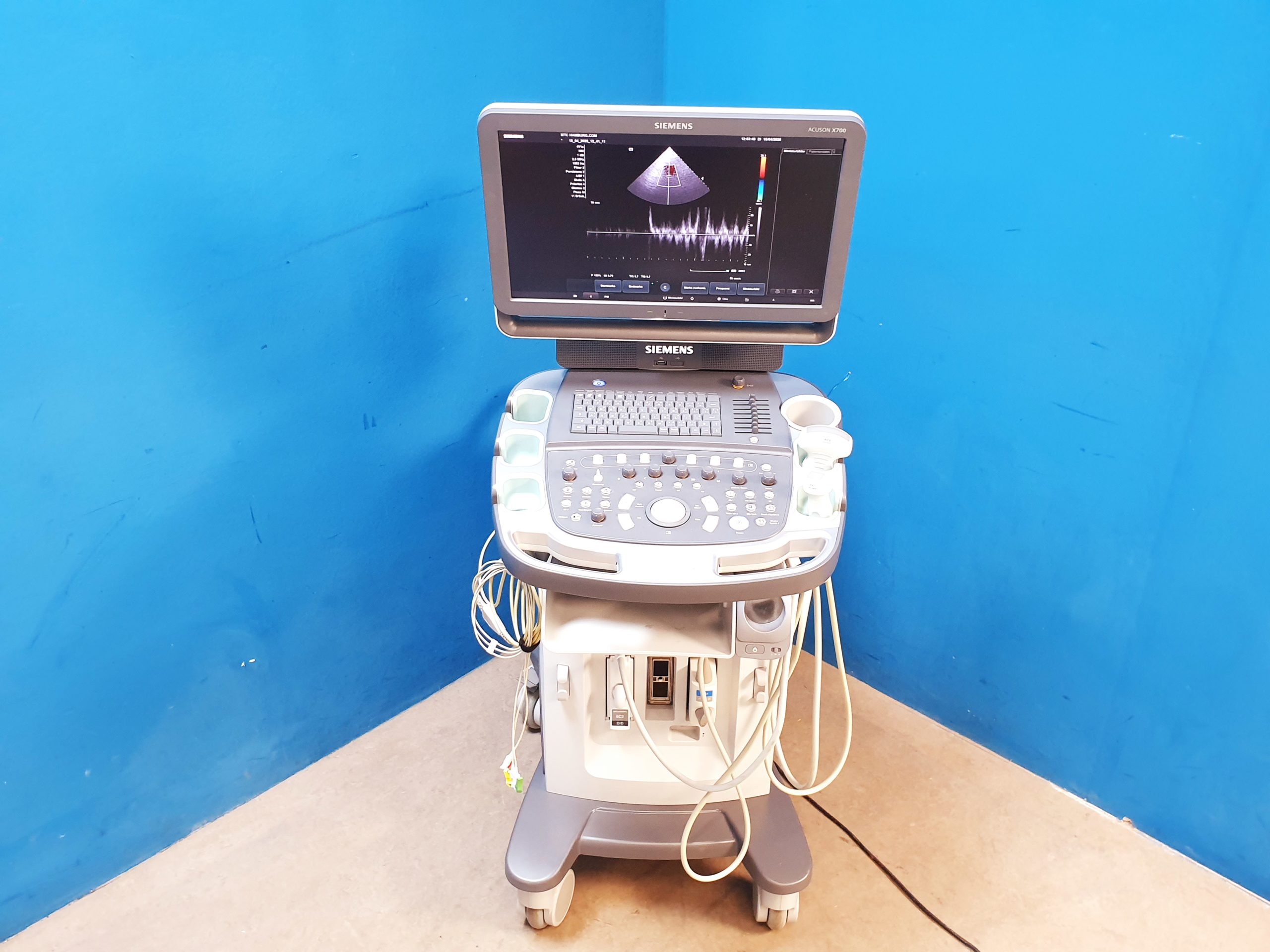 Siemens Acuson X700 Farbdoppler + 6C2 + 4V1c Echo thumbnail 2