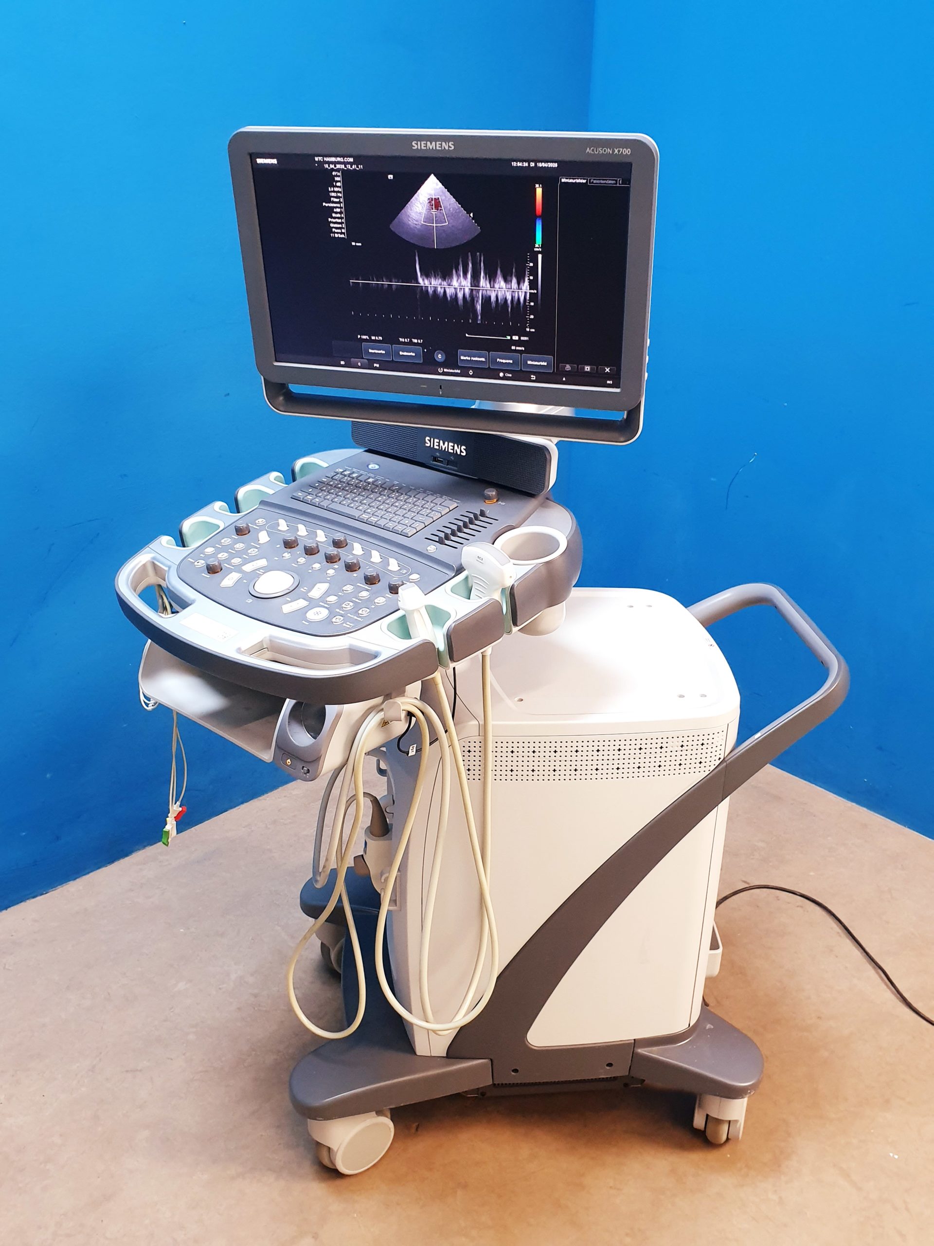 Siemens Acuson X700 Farbdoppler + 6C2 + 4V1c Echo thumbnail 3