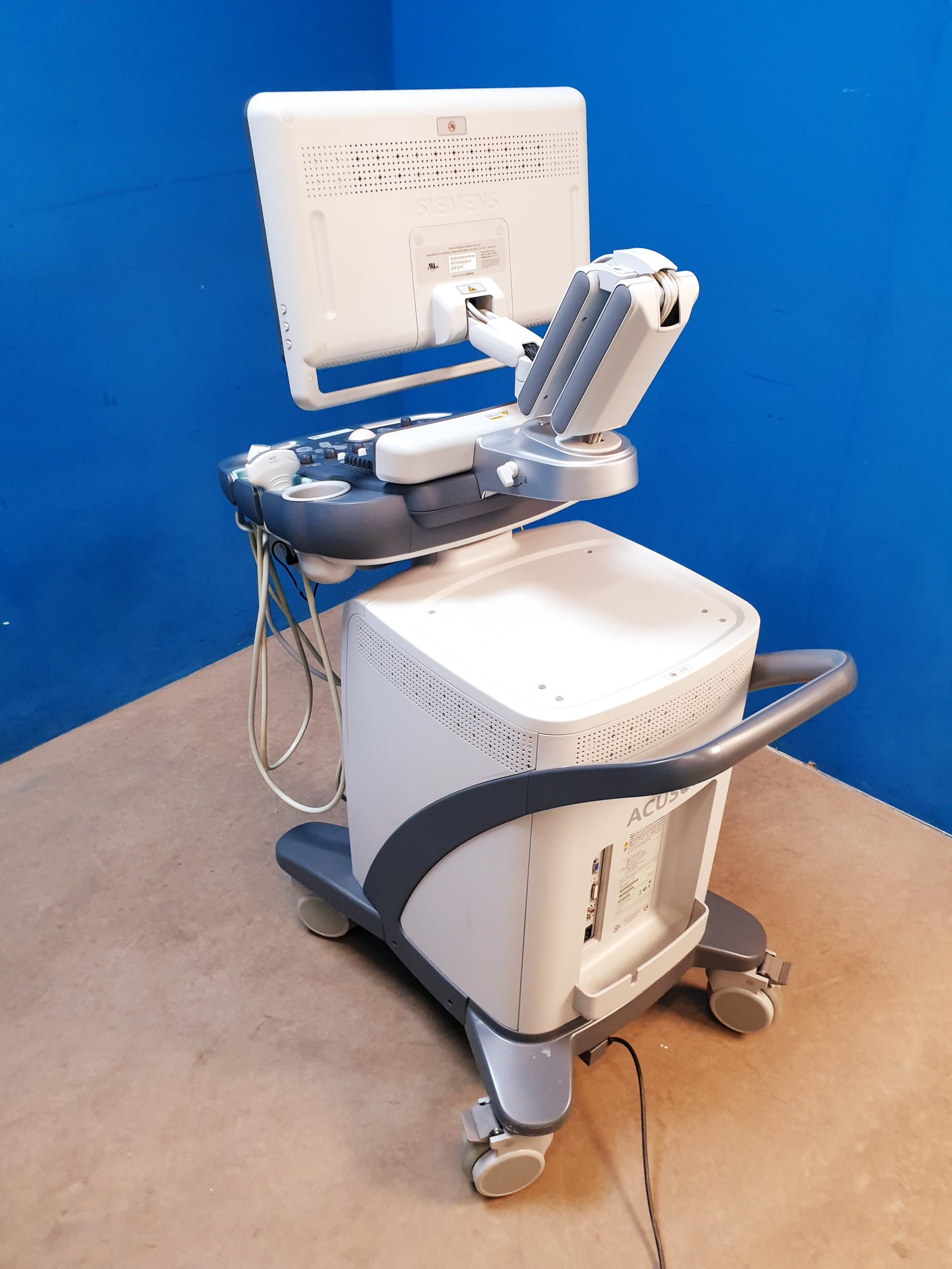 Siemens Acuson X700 Farbdoppler + 6C2 + 4V1c Echo thumbnail 11
