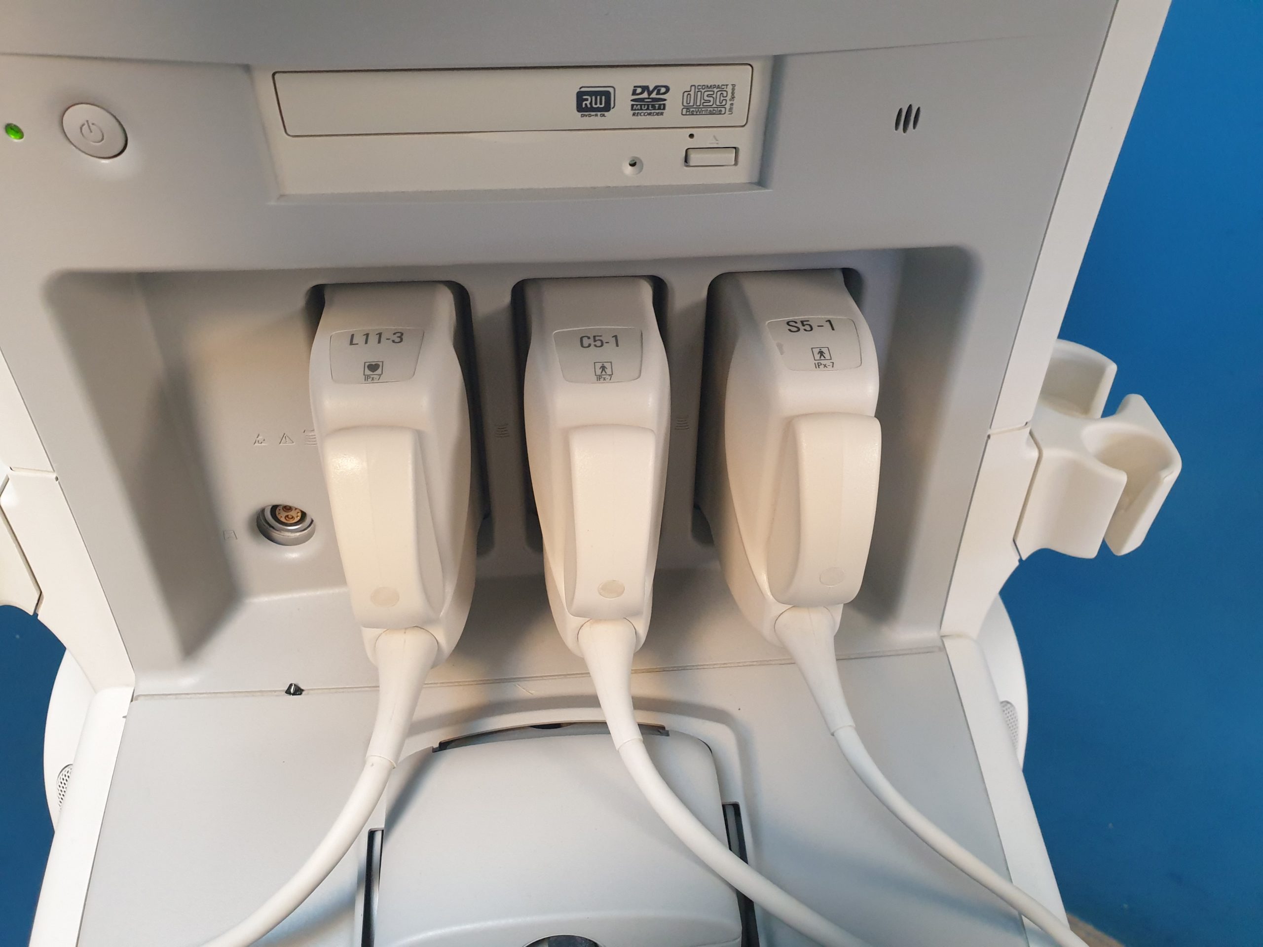 Philips iE33 – IE33 + S5-1 Echo + L11-3 Linear Sonde + Kardiomaschine + C5-1 Konvex Kardio Ultraschallgerät thumbnail 7