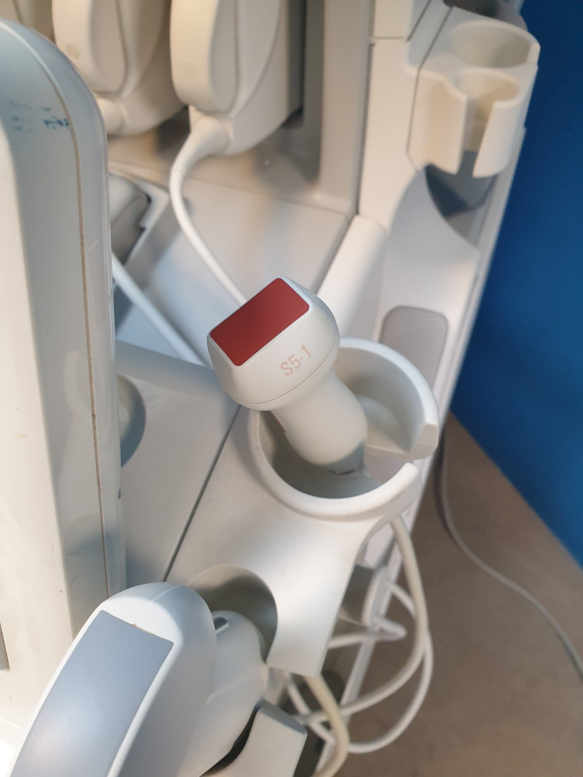 Philips iE33 – IE33 + S5-1 Echo + L11-3 Linear Sonde + Kardiomaschine + C5-1 Konvex Kardio Ultraschallgerät thumbnail 17