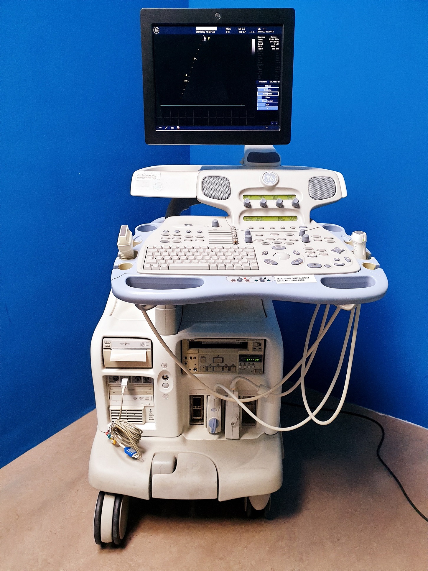 GE Vivid 7 Dimension mit GE M3S Echo Kardio Sonde und 7L Linear SW: 2.0.6 Application SW: 5.2.0 — image 1 of 11