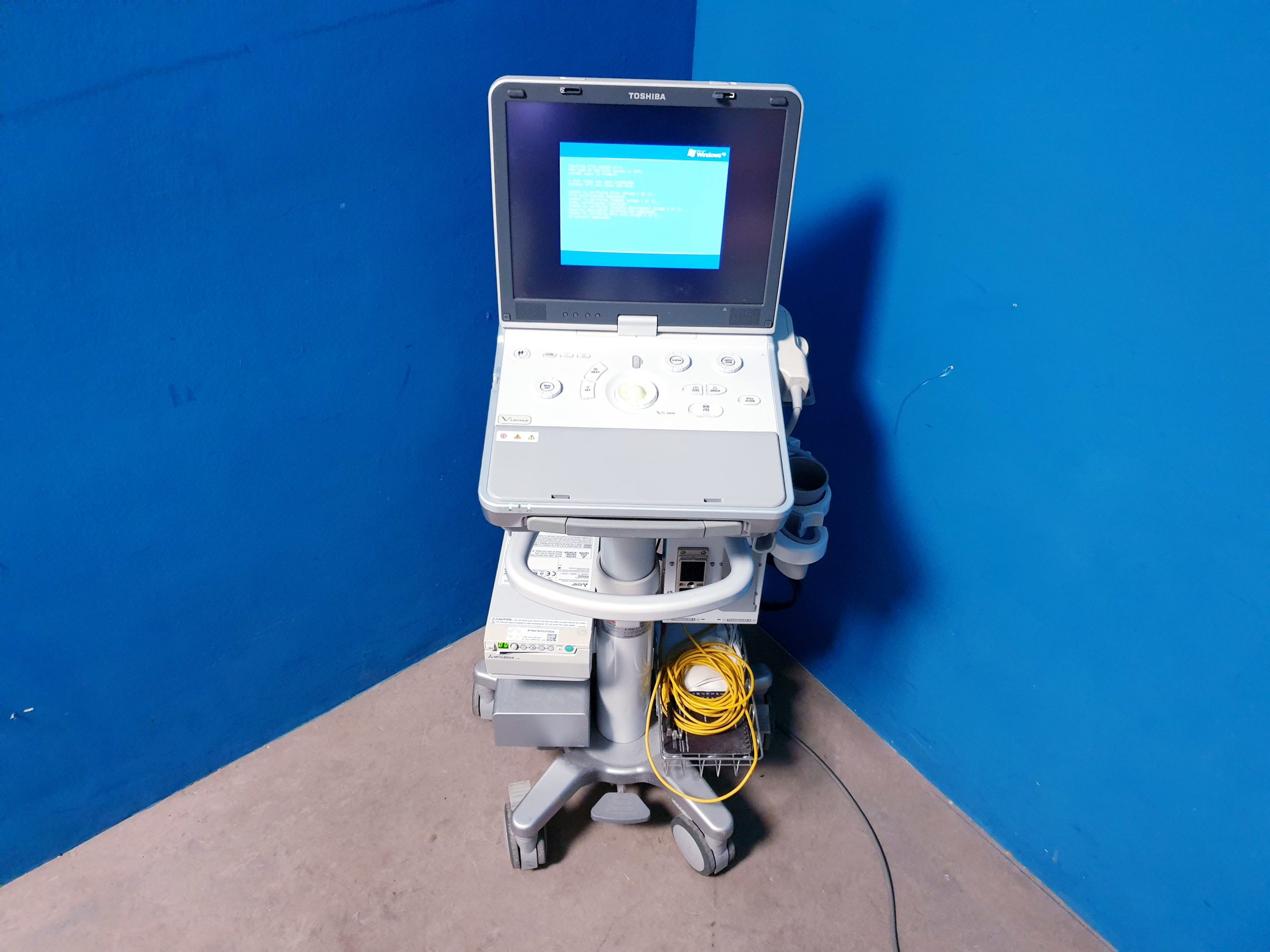 Toshiba Viamo SSA-640A Ultraschallsystem – Ohne Festplatte – Defekt thumbnail 3