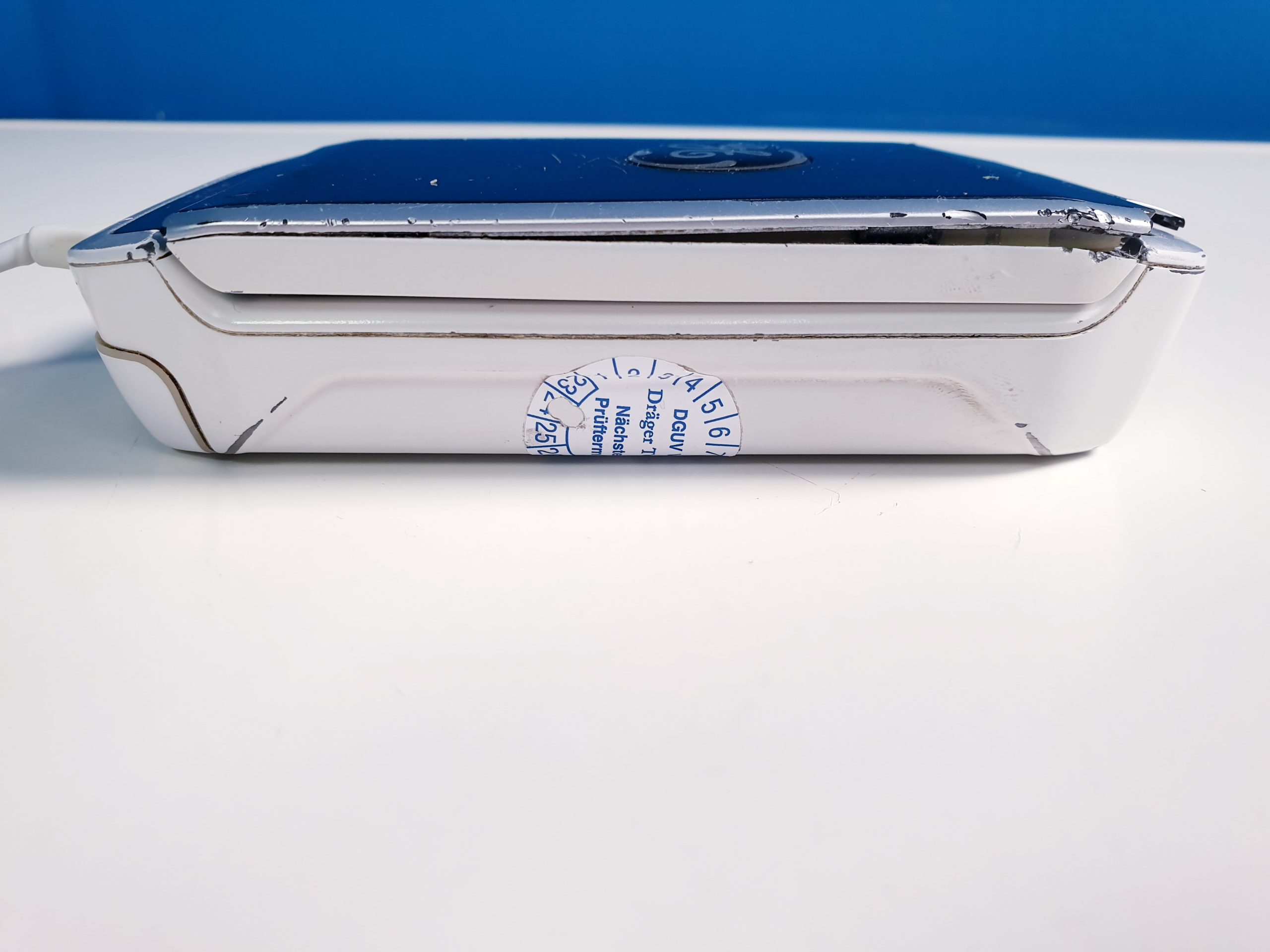 GE Vscan Portable Ultrasound w Single Probe – defekt thumbnail 8