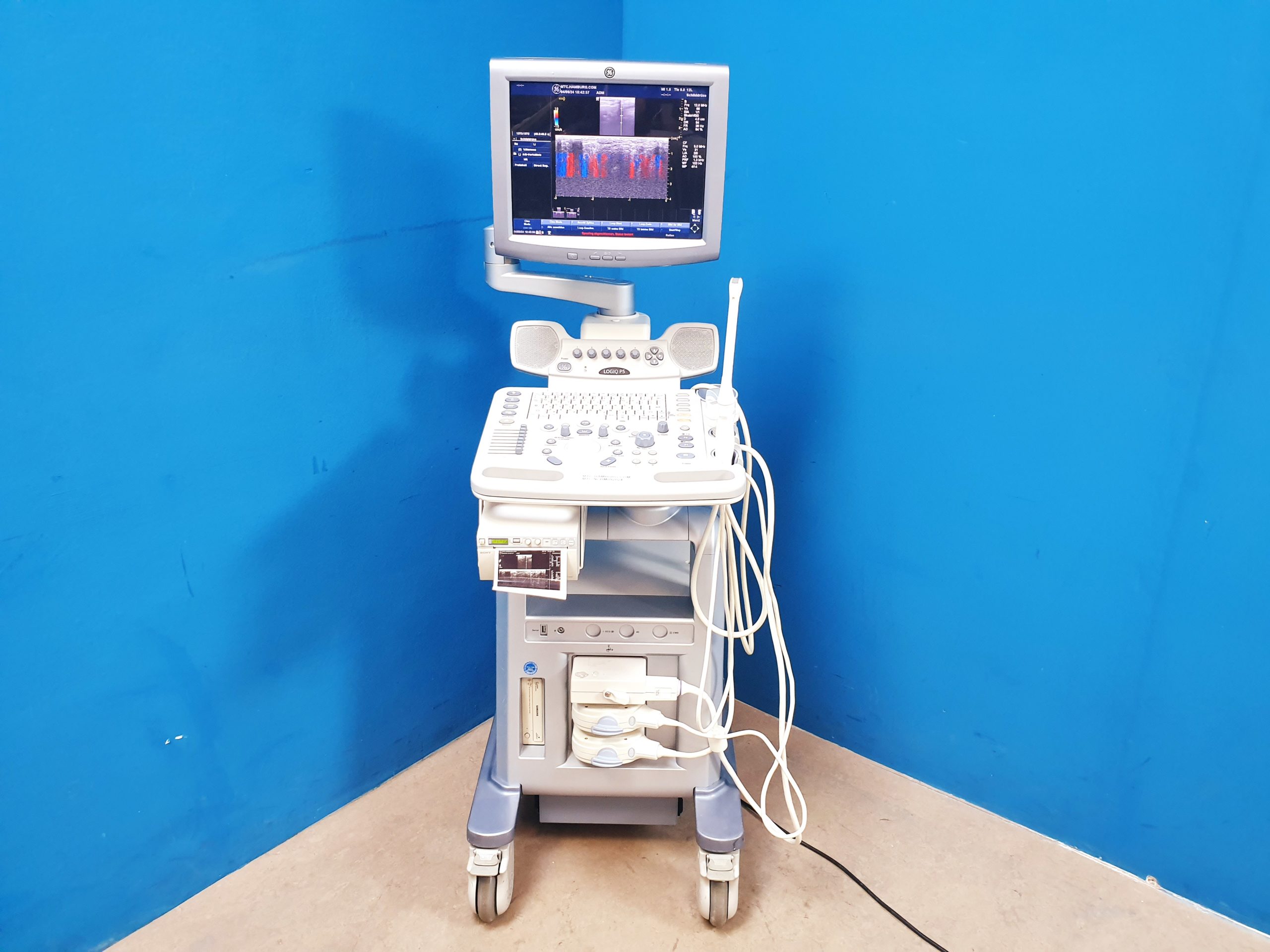 Ge Logiq P5 – Doppler Gyn 12L + EC8CS + 5CS – DOM 2012 — image 1 of 16