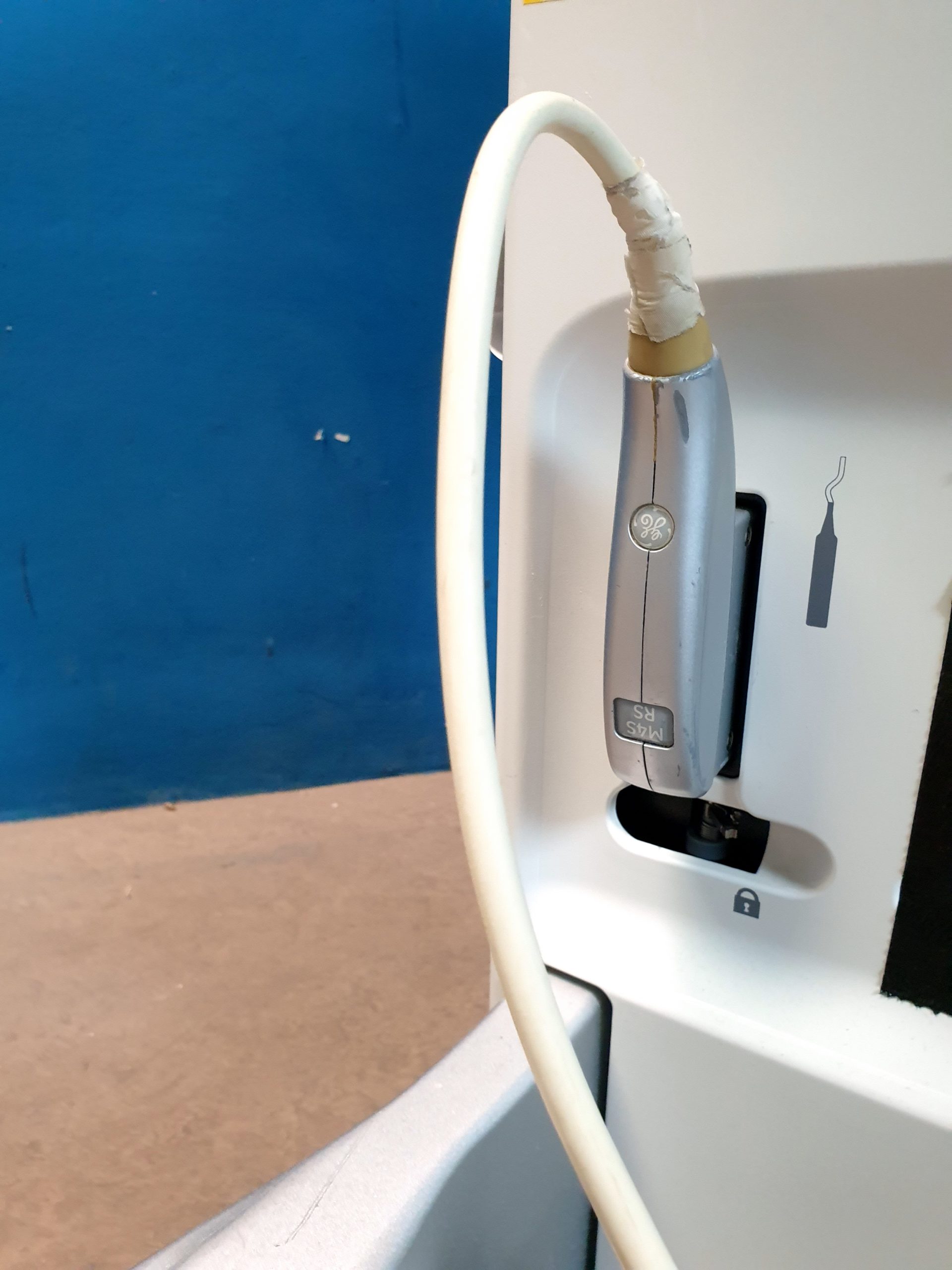 GE Vivid + M4S- RS Kardio Sonde -defekt – Optischer Fehler thumbnail 10