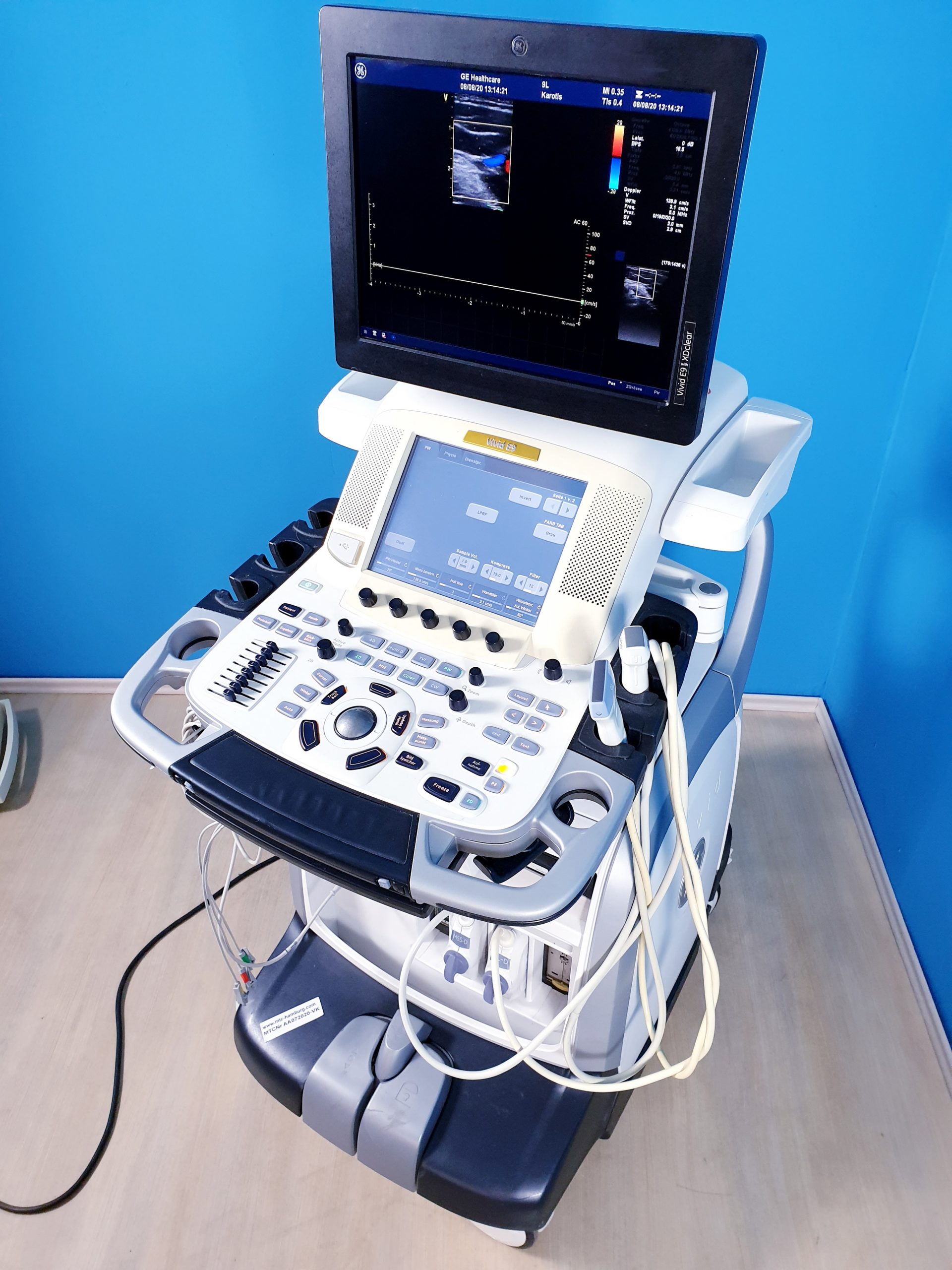 GE Vivid E9 XDClear DOM 2012 Version 113 + M5S UND 9L Kardiomaschine — image 1 of 5
