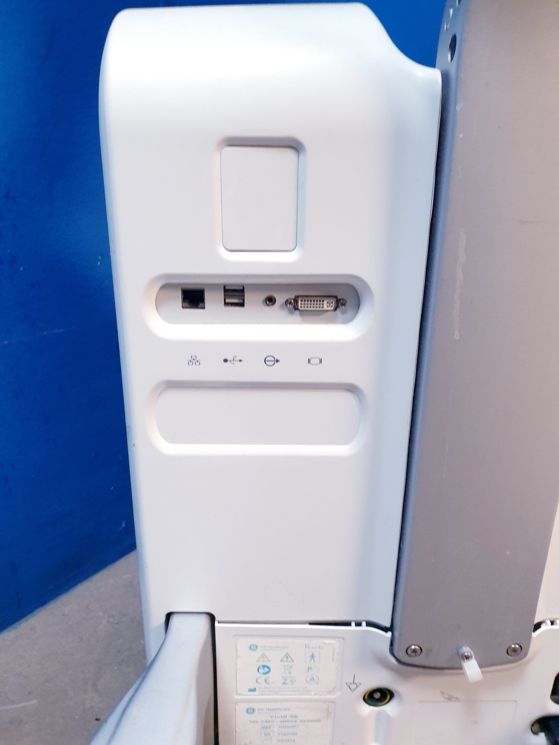 GE Vivid S6 S 6 Ultraschallgerät – Farbdoppler + 9L Linear Sonde Anschlüsse sind defekt thumbnail 18