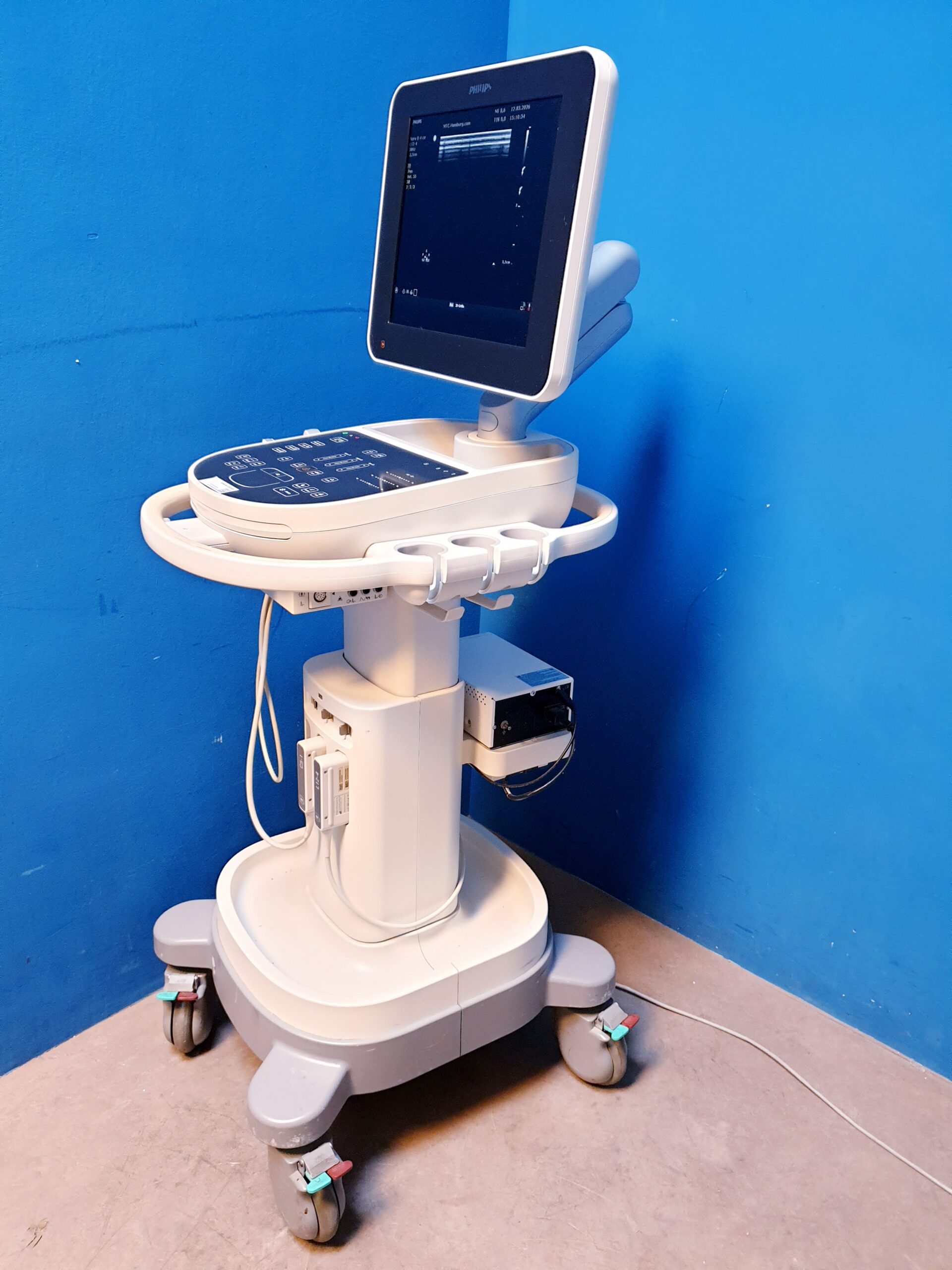 Philips Epiq Farbdoppler + C5-1 + L12-4 – dom 2017 thumbnail 4