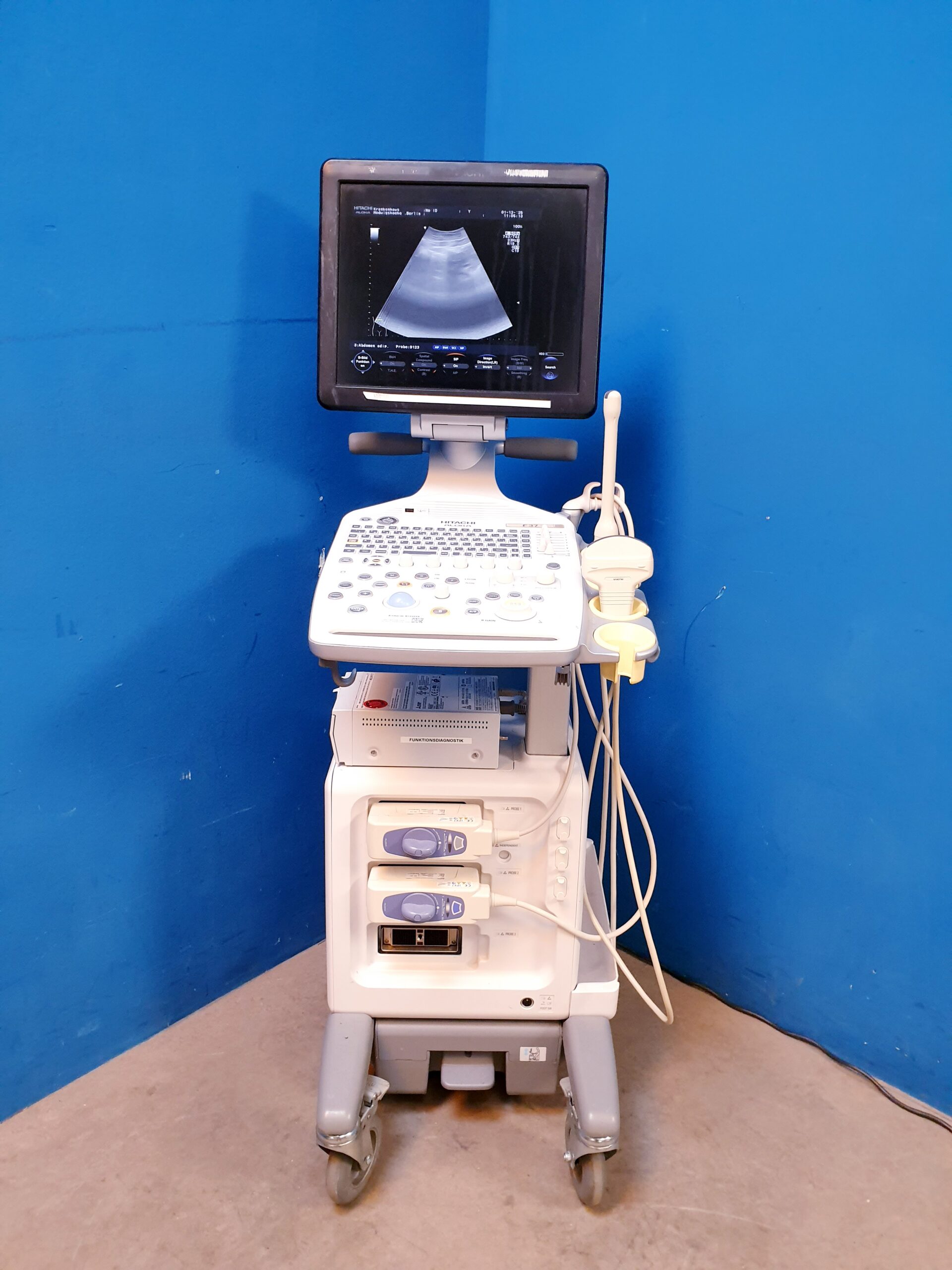 Hitachi Aloka F37 – F 37 + UST-9123 + UST-9124 Ultraschallsystem — image 1 of 23