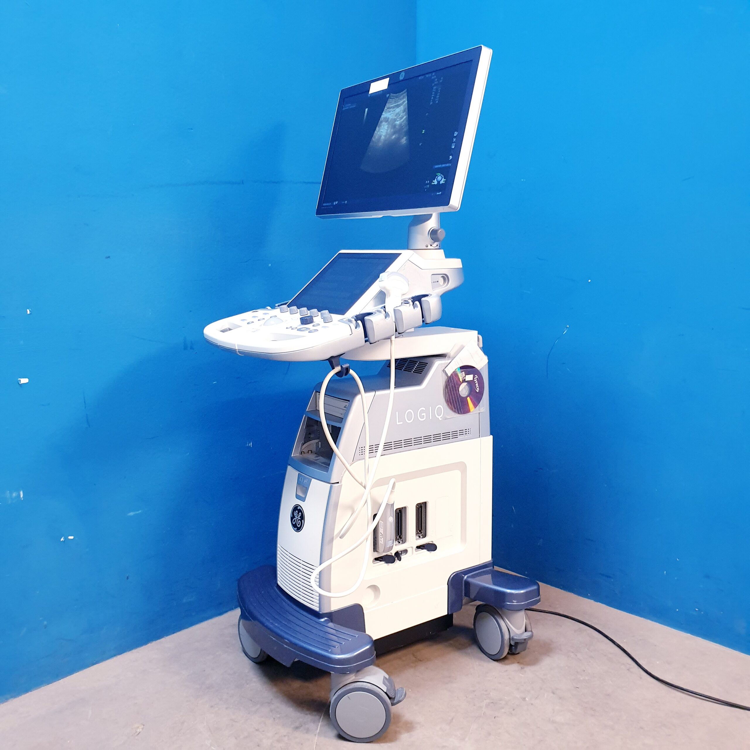 GE Logiq P7 P 7 + 4C konvex Sonde Ultraschallsystem — image 1 of 14