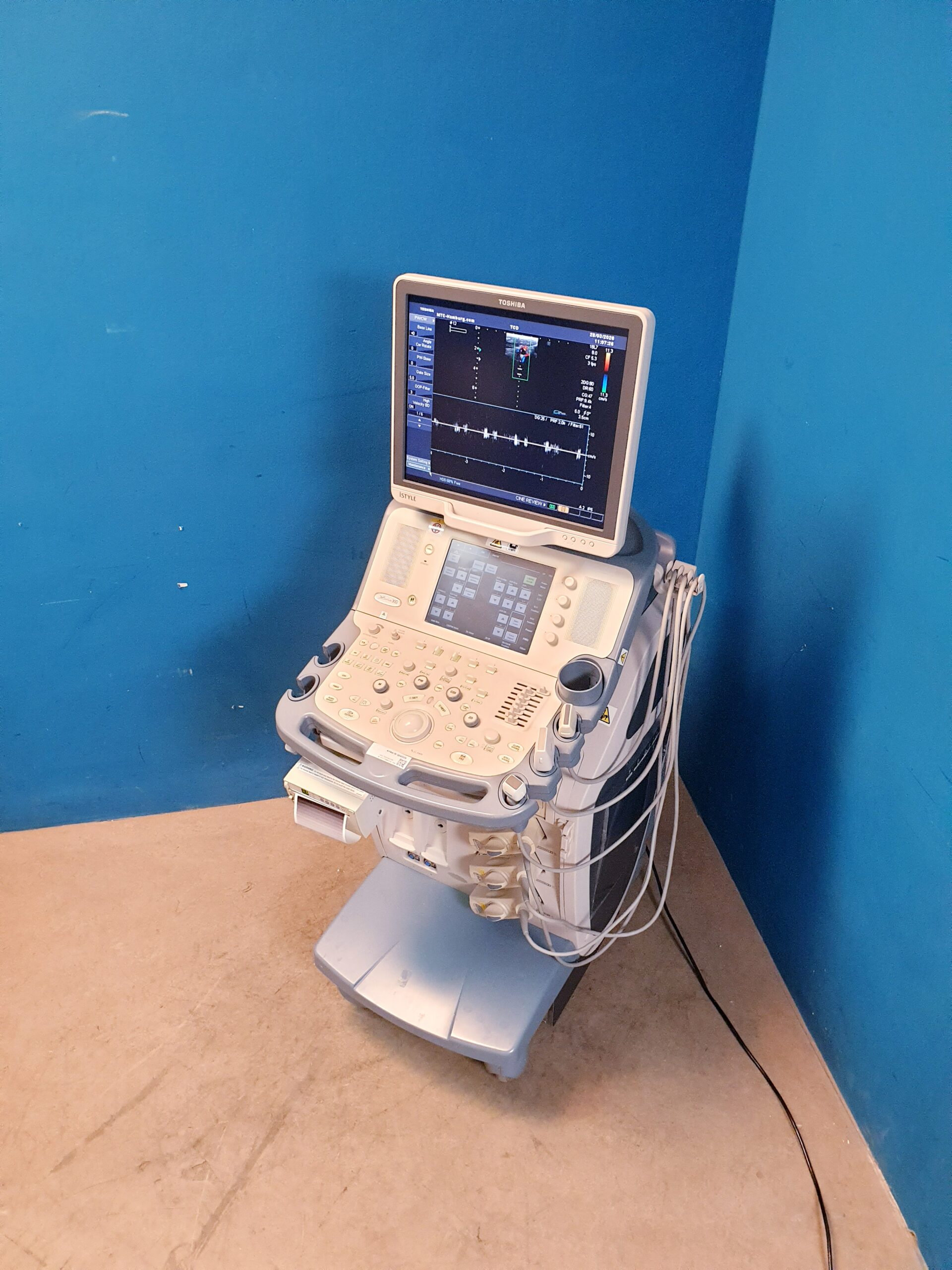 Toshiba SSA-680A Xario XG Farbdoppler + PLT-1204BT + PLT-1704SBT +PST-25BT – — image 1 of 24