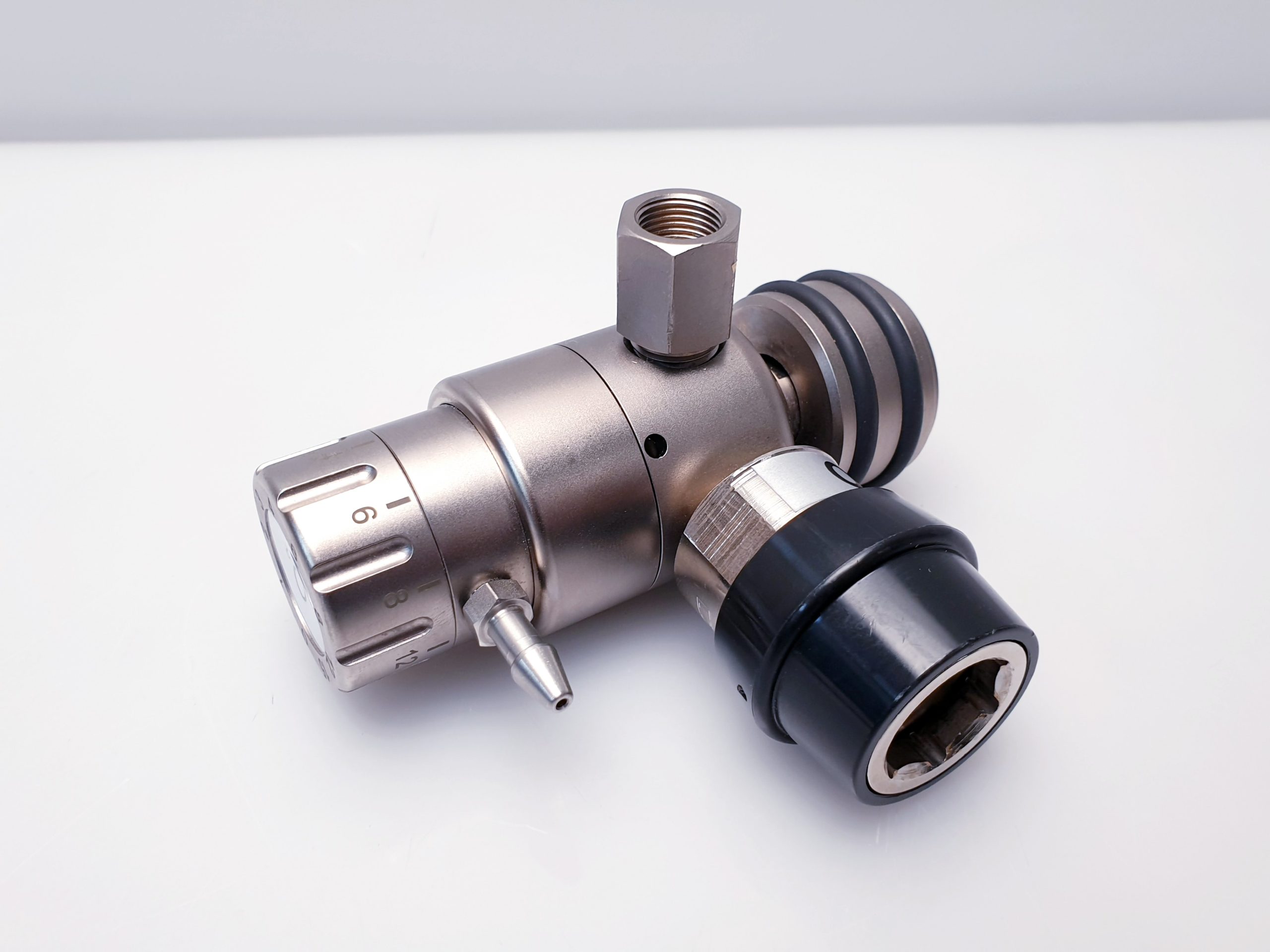 Dräger 5790093 Alduk IV Druckminderer O2 DIN thumbnail 2