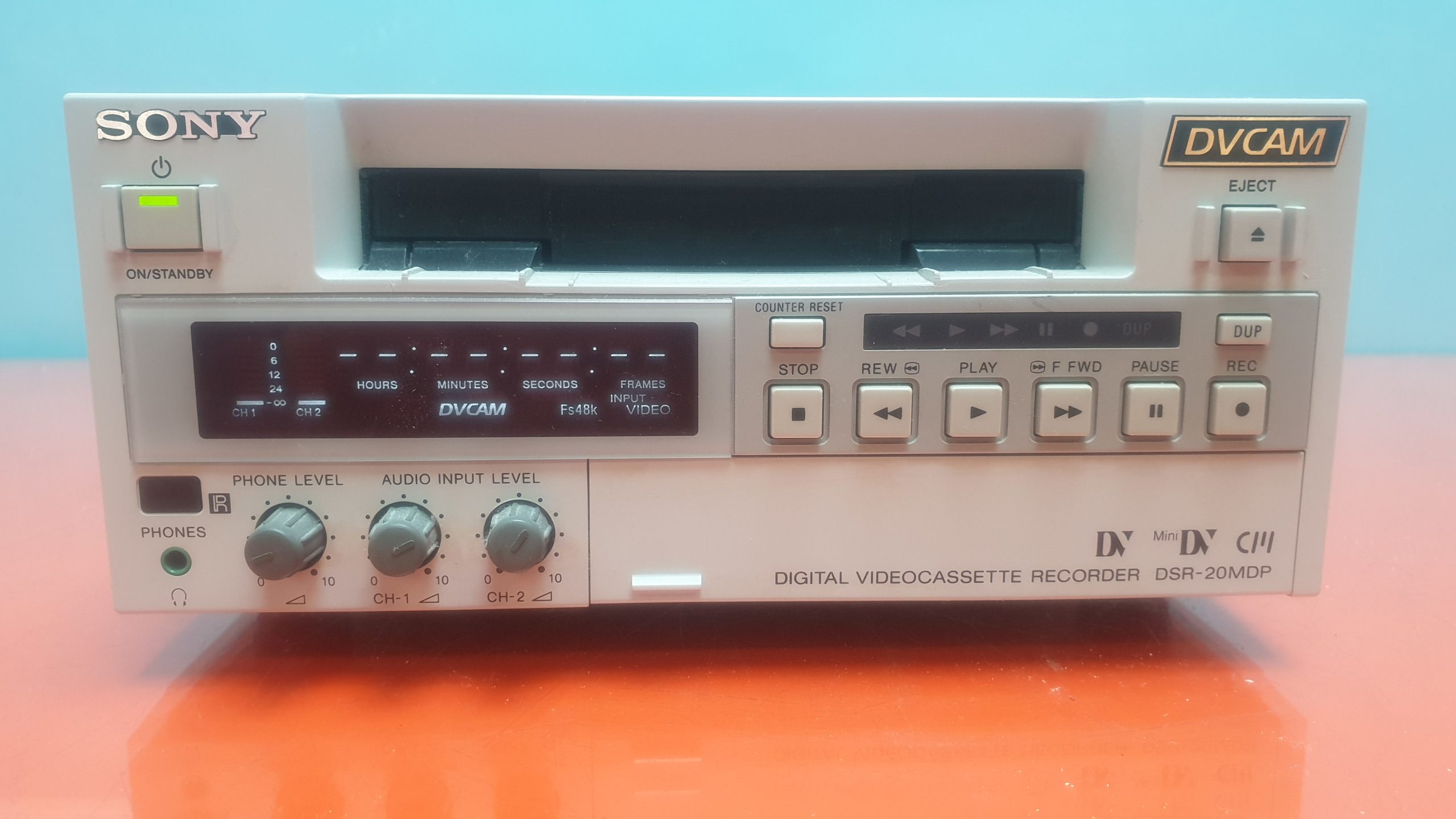 Sony DSR-20MDP DV CAM Videokasette Recorder — image 1 of 5